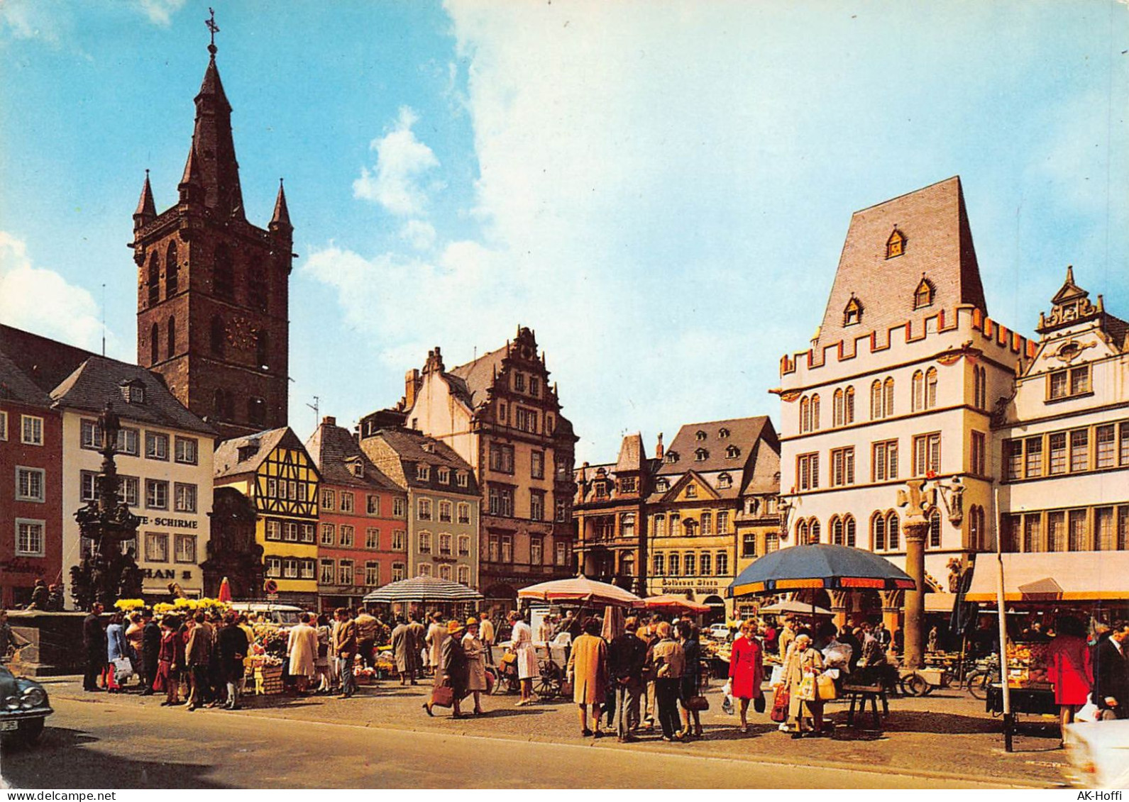 Trier An Der Mosel - Hauptmarkt Mit Steipe. Kirche St. Gangolf, Petrusbrunnen U. Marktkreuz - Taunus