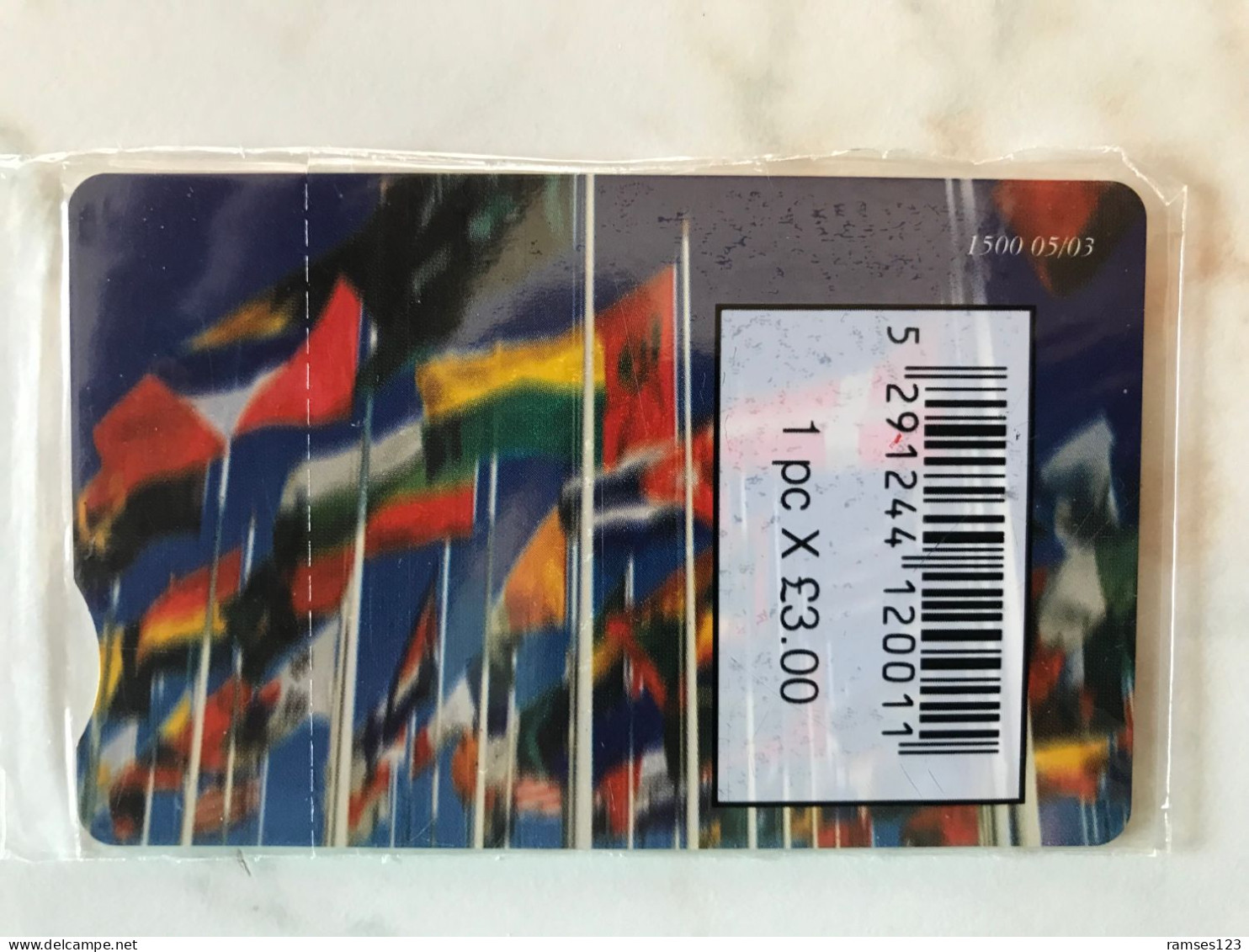 CYPRUS  FLAGS  DRAPEAUX  28  Th  INTERNATIONAL FAIR MINT IN SEALED - Cipro