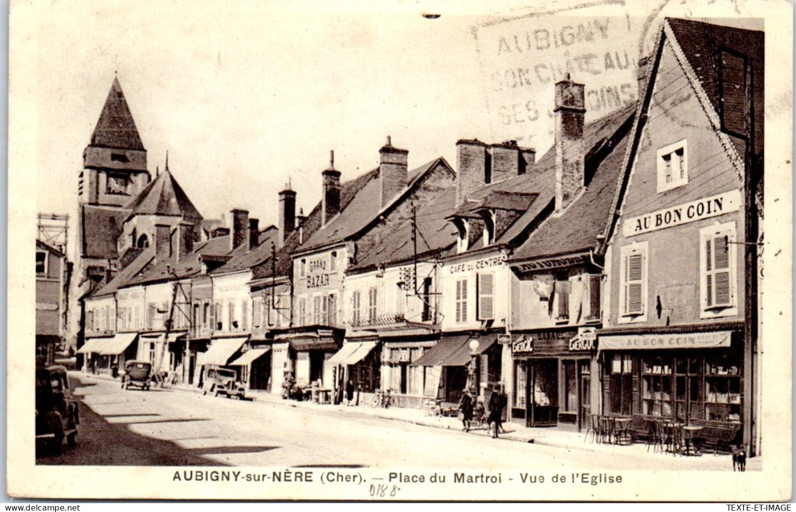 18 AUBIGNY - Place Du Martroi, Vue De L'eglise. - Aubigny Sur Nere