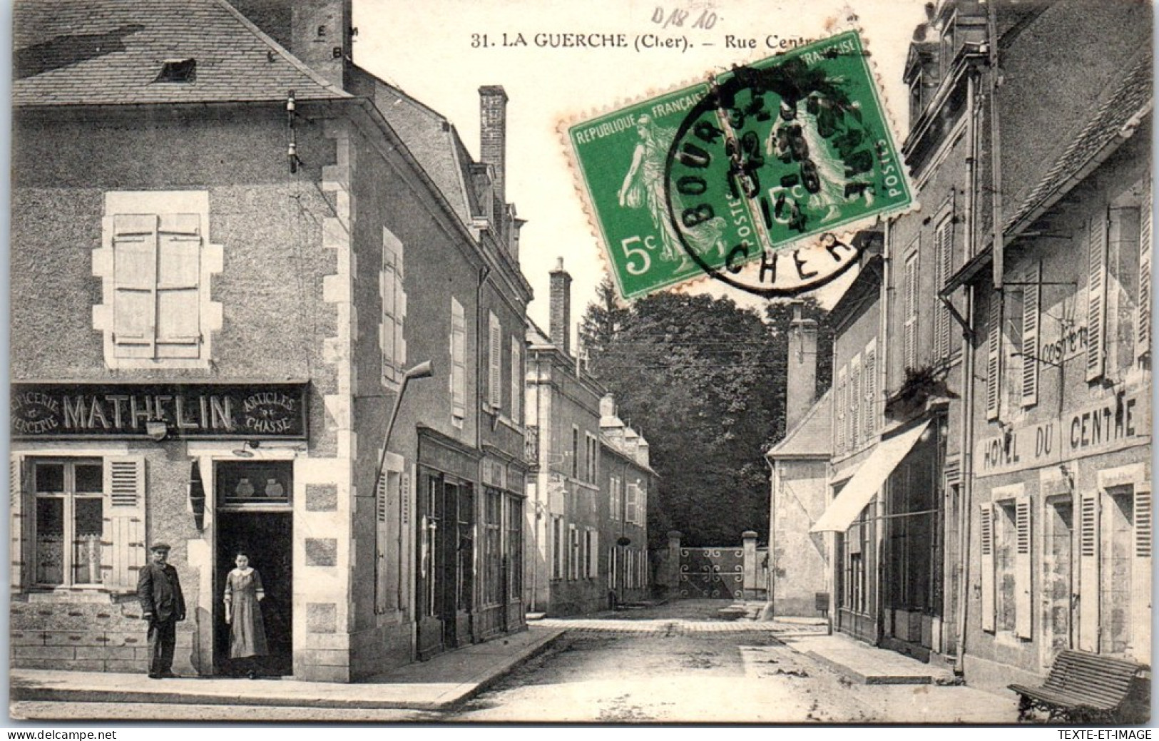 18 LA GUERCHE - La Rue Du Centre. - La Guerche Sur L'Aubois