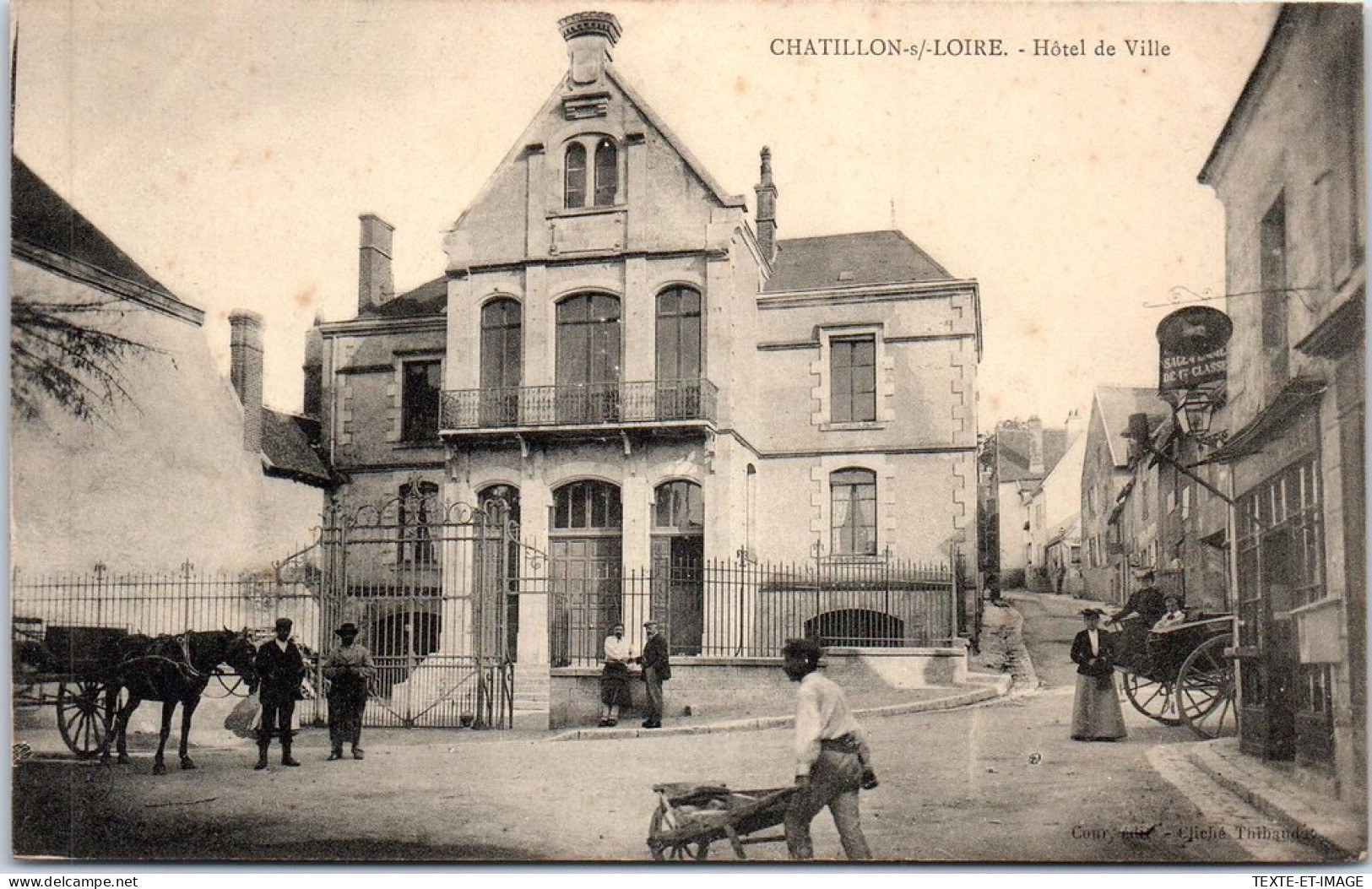 45 CHATILLON SUR LOIRE - L'hotel De Ville.  - Chatillon Sur Loire