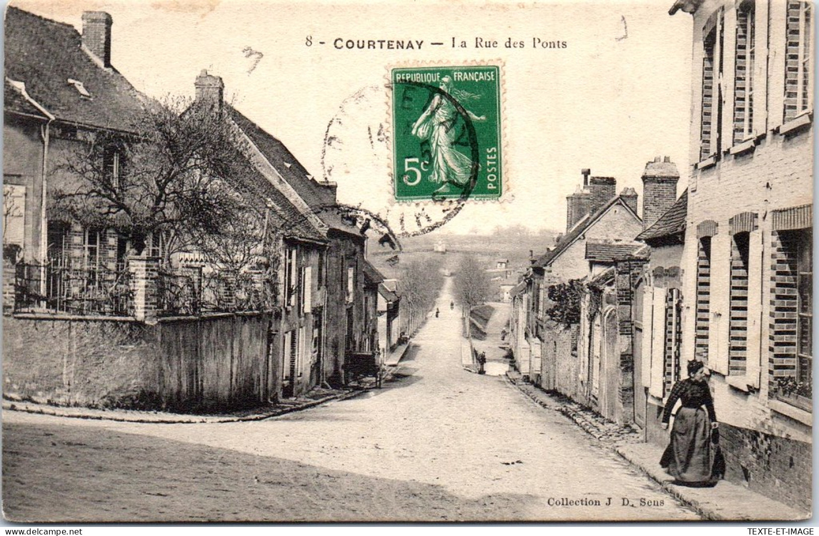 45 COURTENAY - La Rue Des Ponts.  - Courtenay