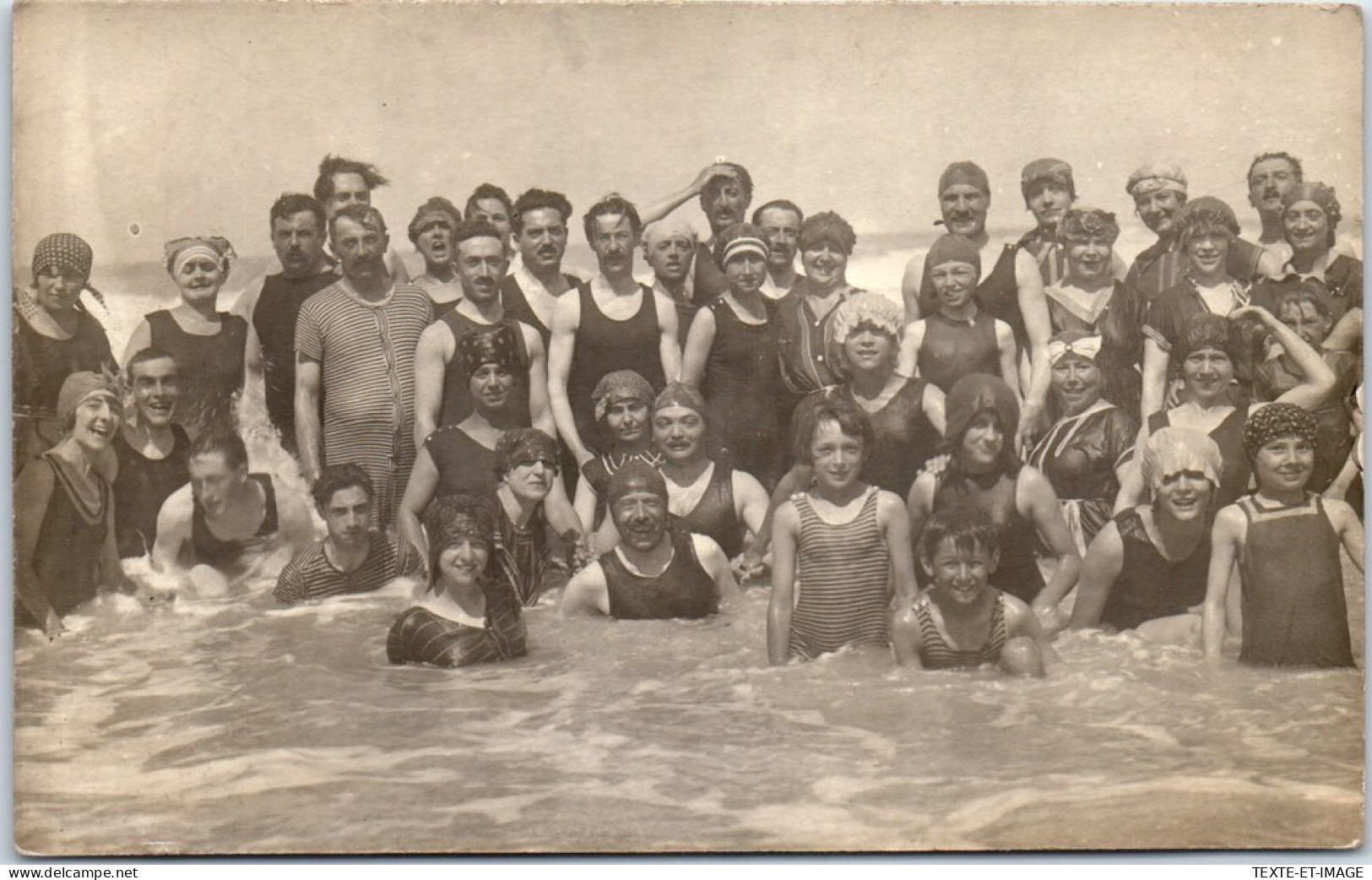 62 BERCK PLAGE - CARTE PHOTO - Touristes A L'eau En  1923 - Berck