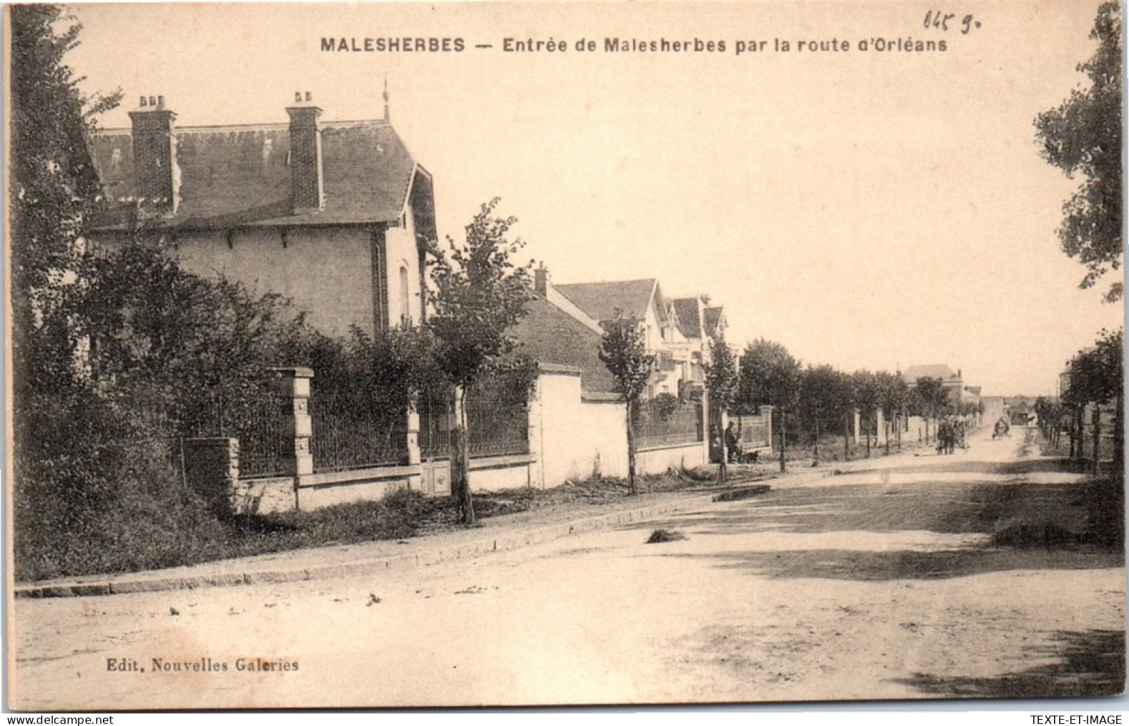 45 MALESHERBES - Entree Par La Route D'orleans  - Malesherbes
