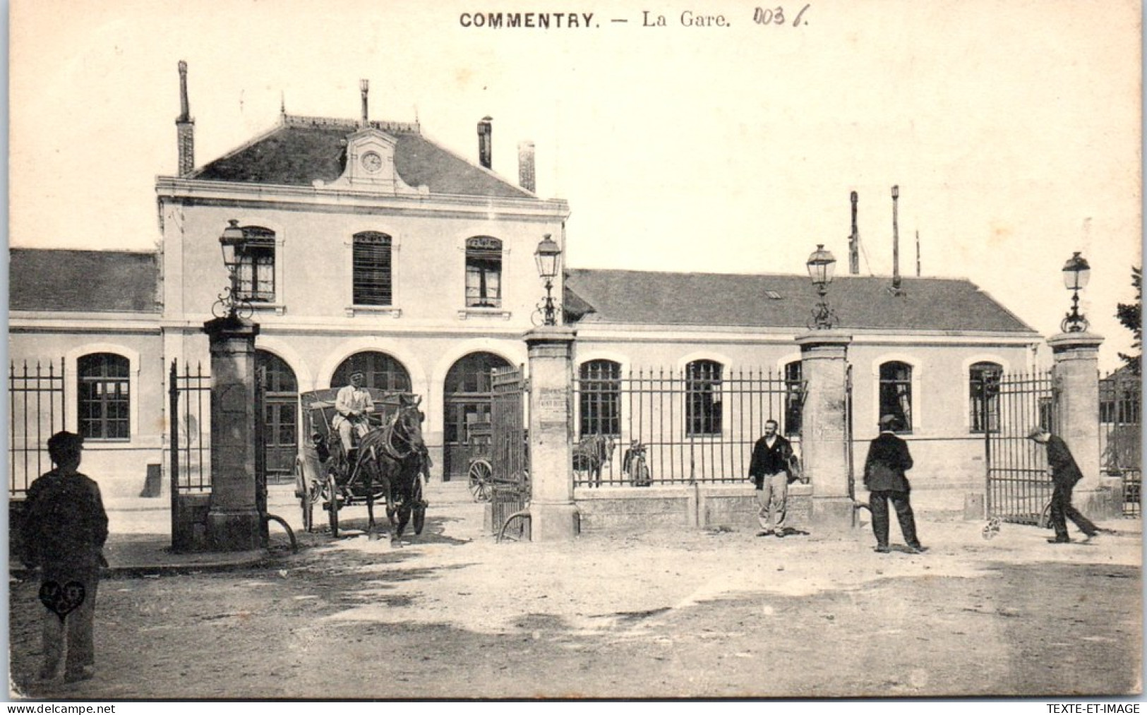 03 COMMENTRY - La Gare. - Commentry