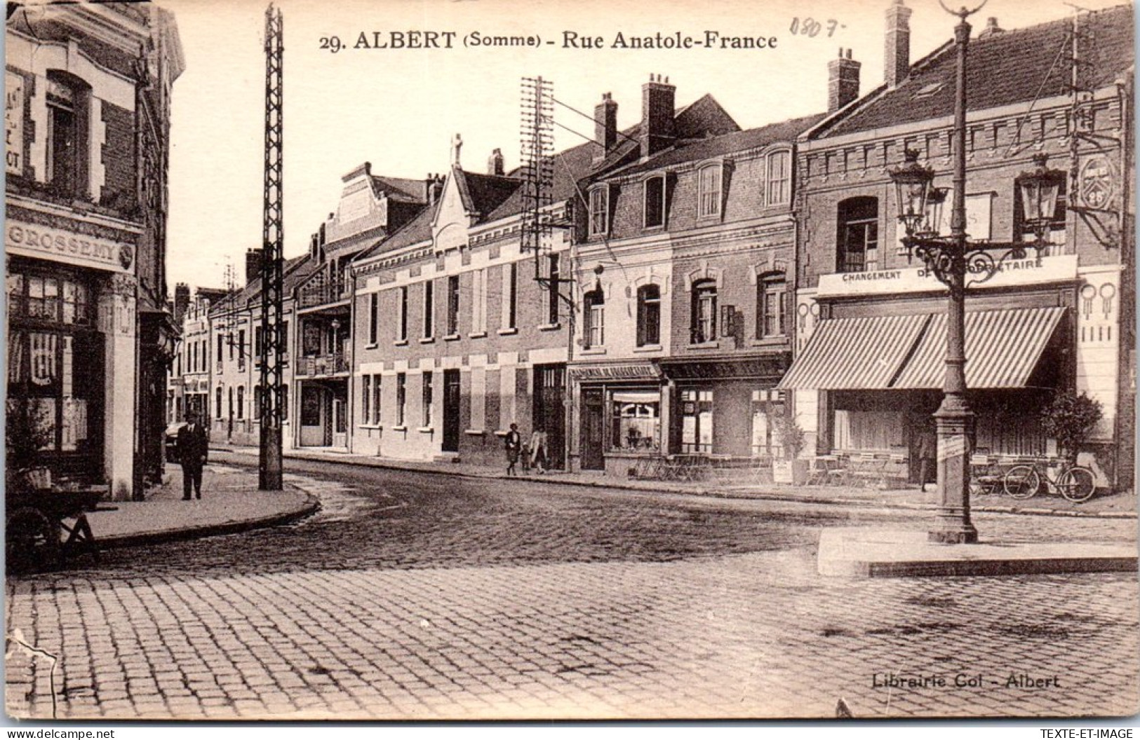 80 ALBERT - Un Coin De La Rue Anatole France. - Albert