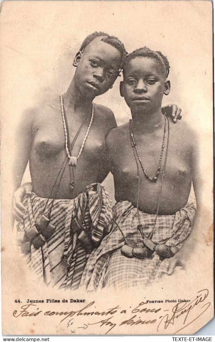 SENEGAL - DAKAR - Deux Jeunes Filles (manque En Bas A Droite) - Senegal