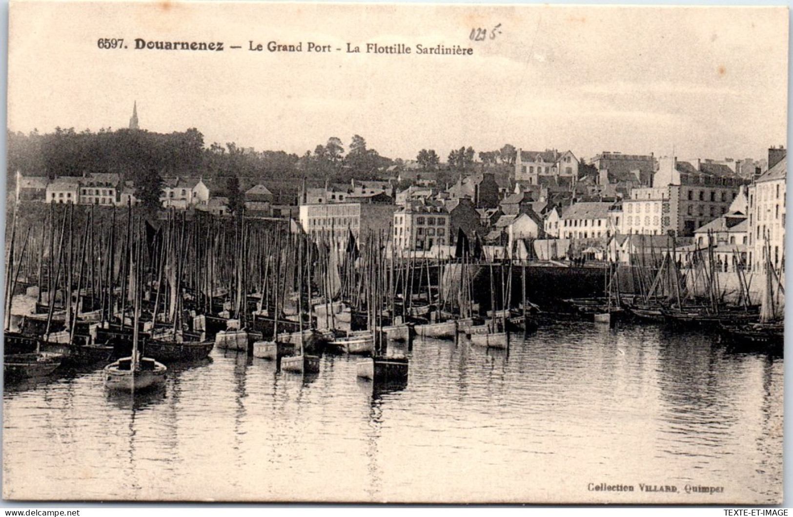 29 DOUARNENEZ - Le Grand Port, La Flotille Sardinniere  - Douarnenez