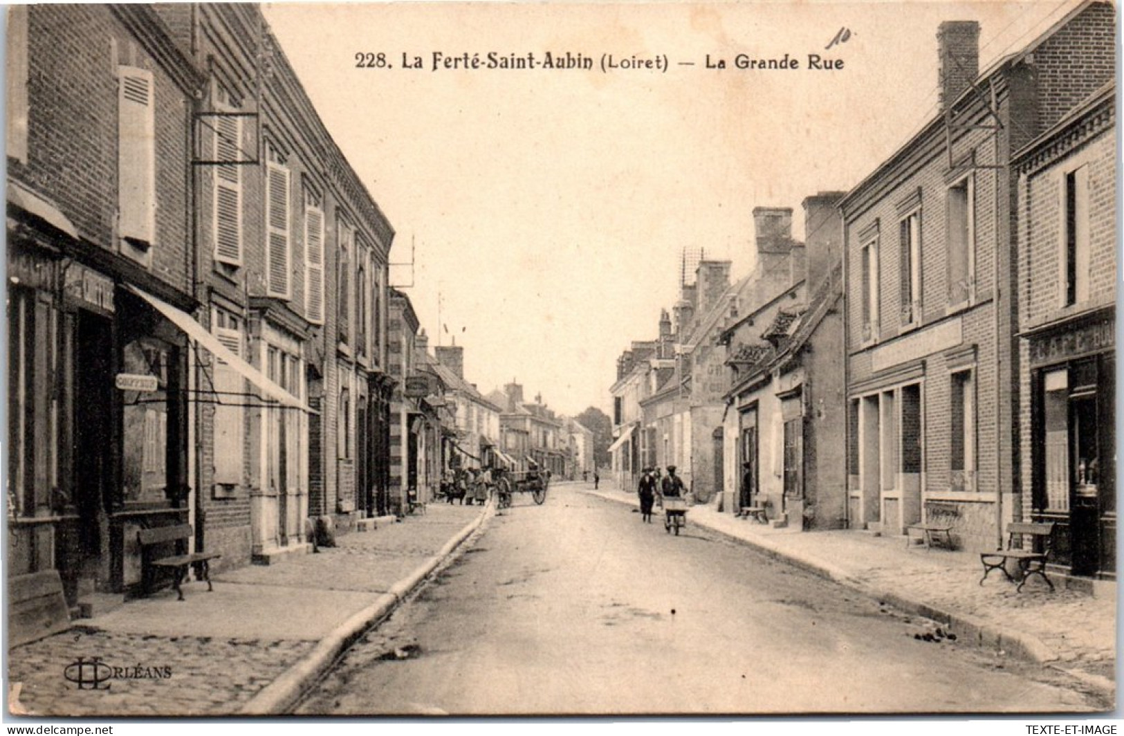 45 LA FERTE ST AUBIN - Perspective De La Grde Rue. - La Ferte Saint Aubin