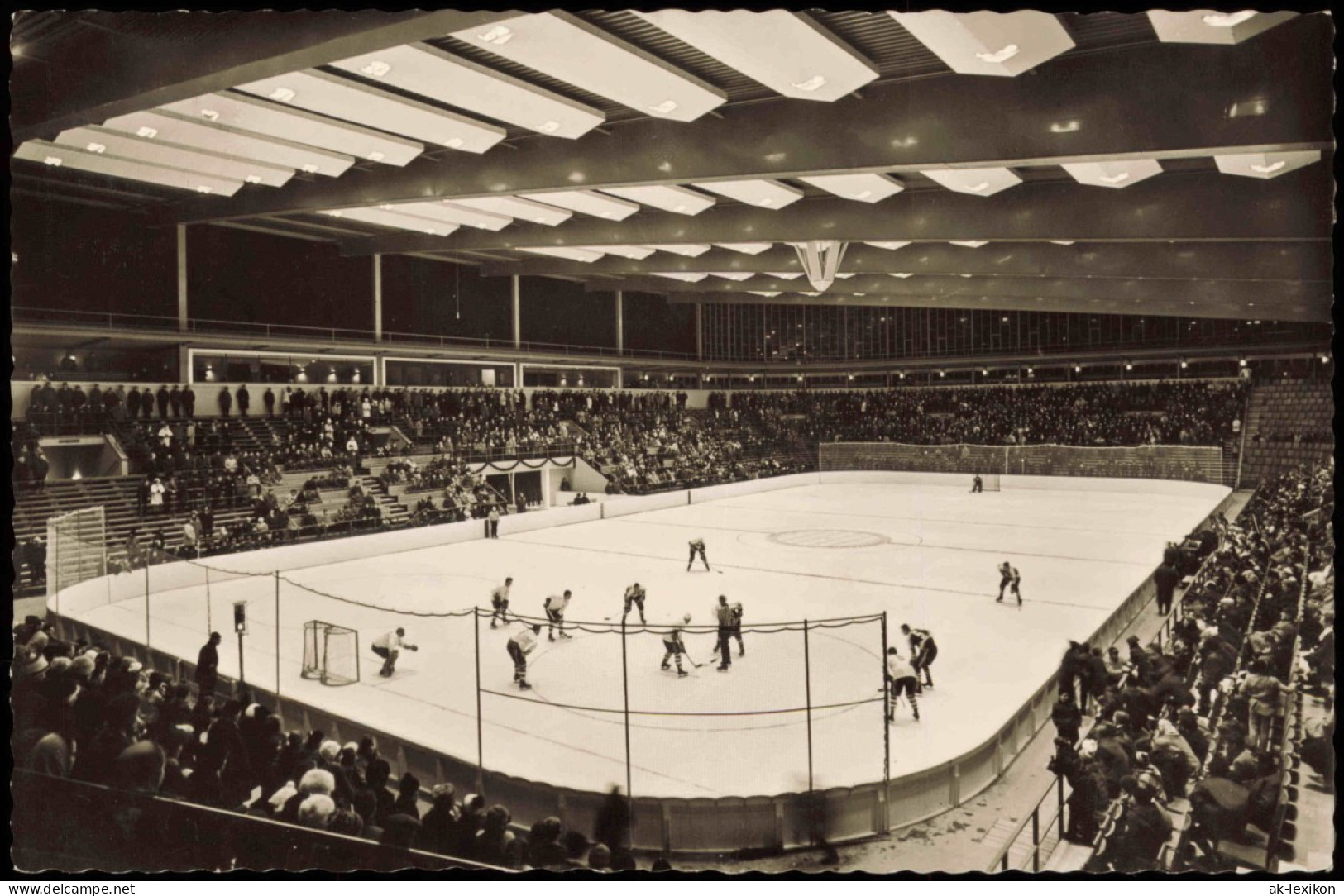 Garmisch-Partenkirchen Olympia Eishalle Während Eines Eishockeyspieles 1965 - Garmisch-Partenkirchen