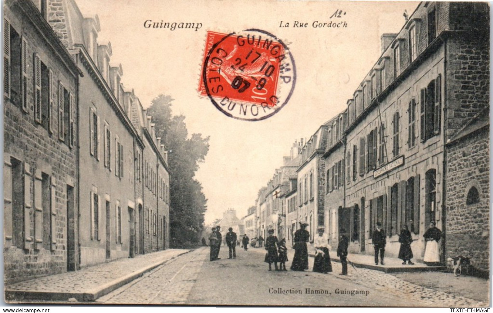 22 GUINGAMP - La Rue Gordoc'h - Guingamp