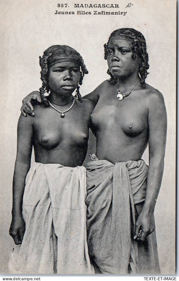 MADAGASCAR - Deux Jeunes Fille Zafimaniry. - Madagaskar