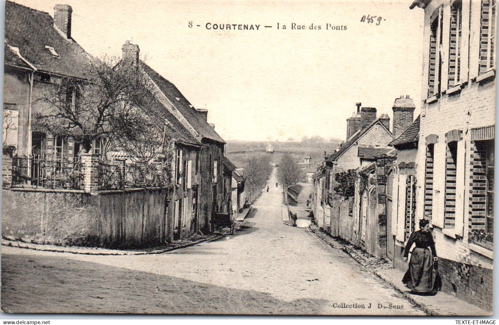 45 COURTENAY - Perspective De La Rue Des Ponts  - Courtenay