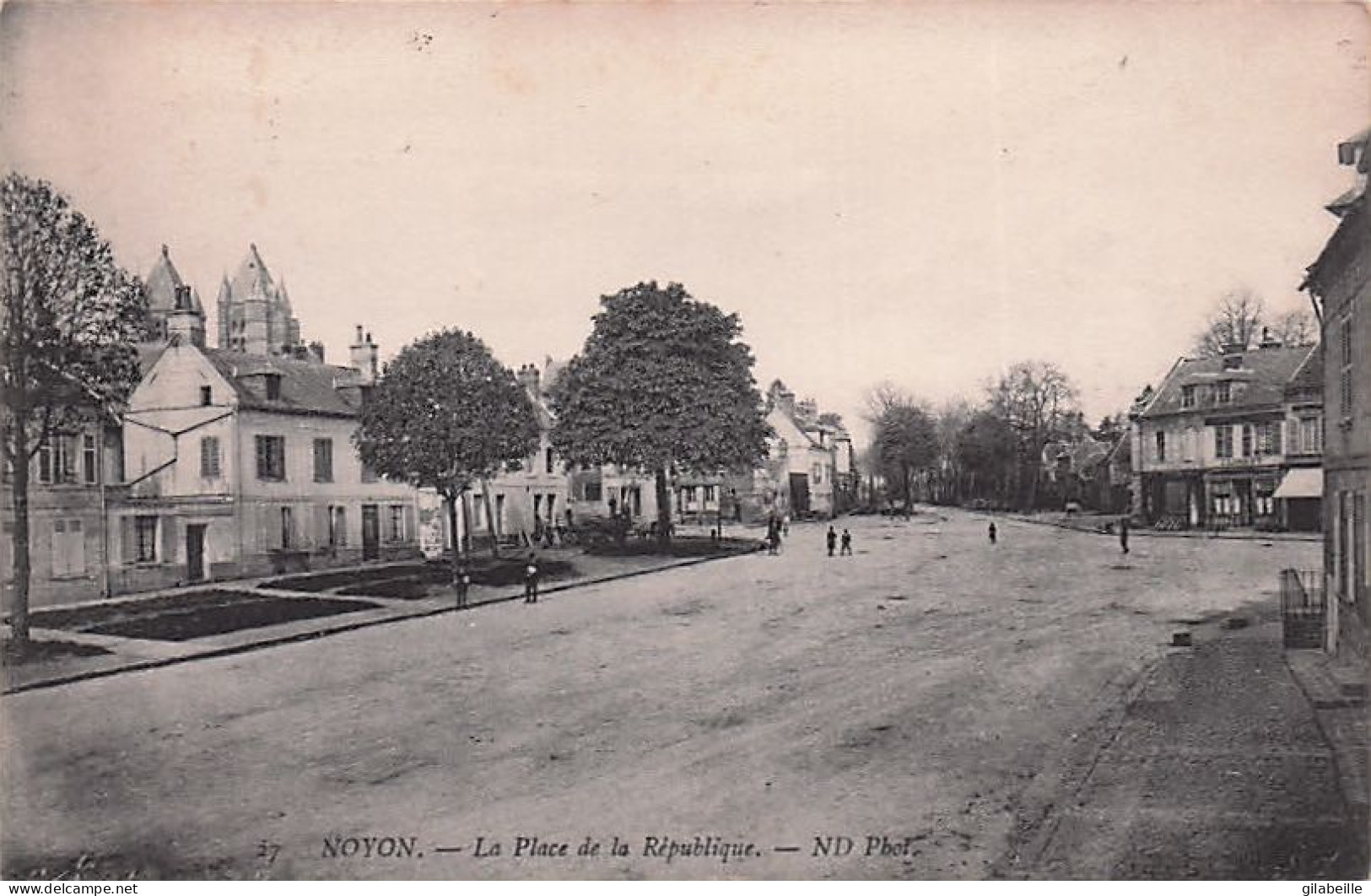 60 - Oise  - NOYON - La Place De La République - 1911 - Noyon