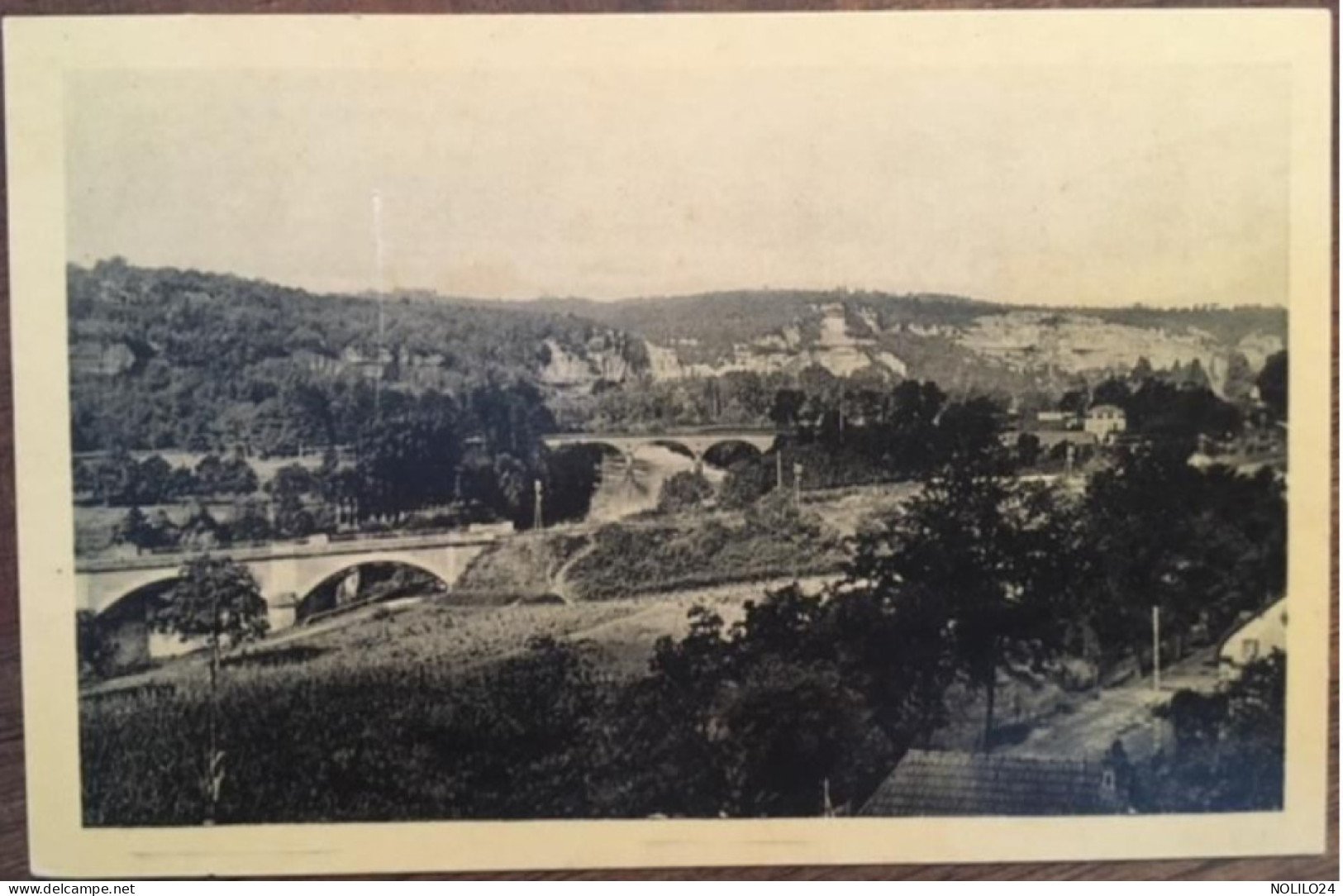 Cpa 24 Dordogne, Les Eyzies, La Vallée De La Vézère, éd Des Monuments Historiques Au Grand Palais Paris XVIII - Les Eyzies