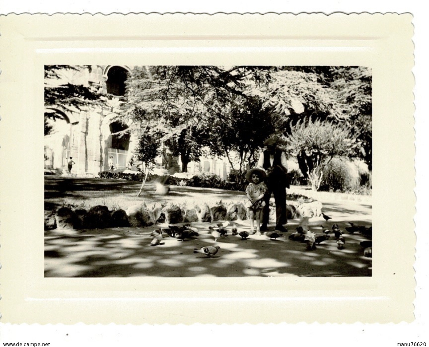 Ref 1 - Photo + Négatif : Le Jardin Public à Arles - France . - Europa