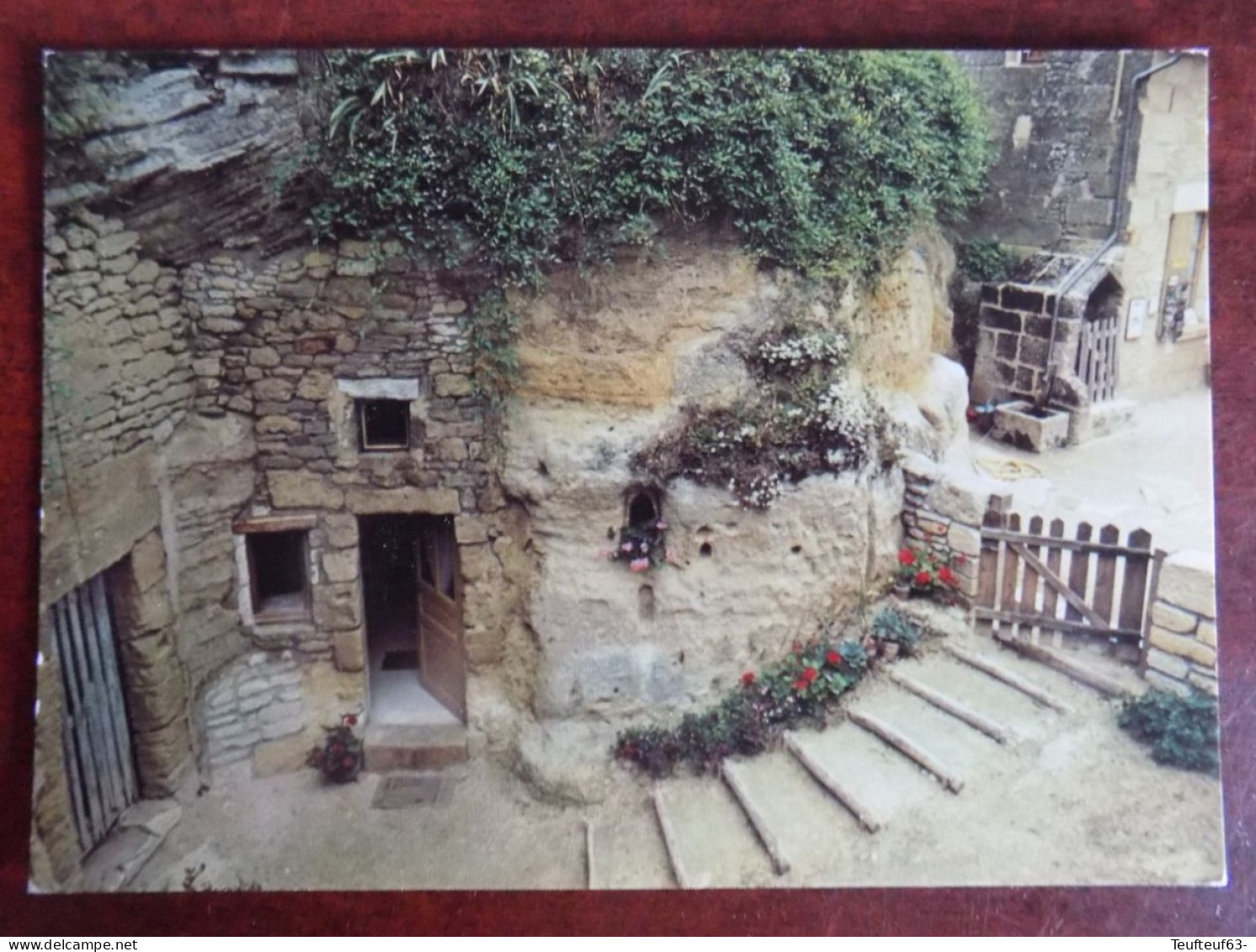 Cpm Village Troglodytique De Rochemenier-Louresse : Habitation - Doue La Fontaine