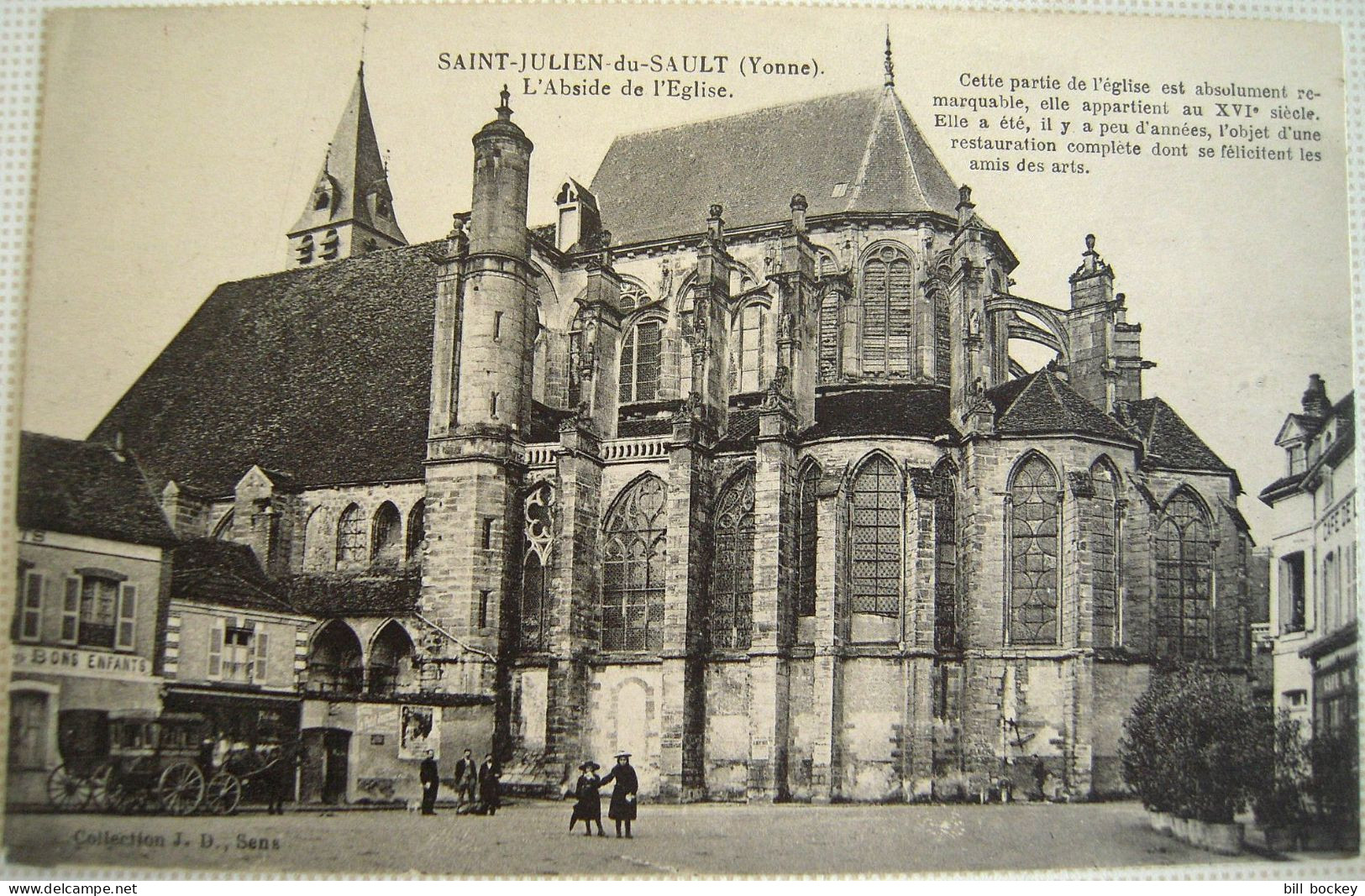 CPA Années 1920 SAINT-JULIEN-DU-SAUT  Place, Église Et Diligence  Bourgogne, Sens, - Saint Julien Du Sault