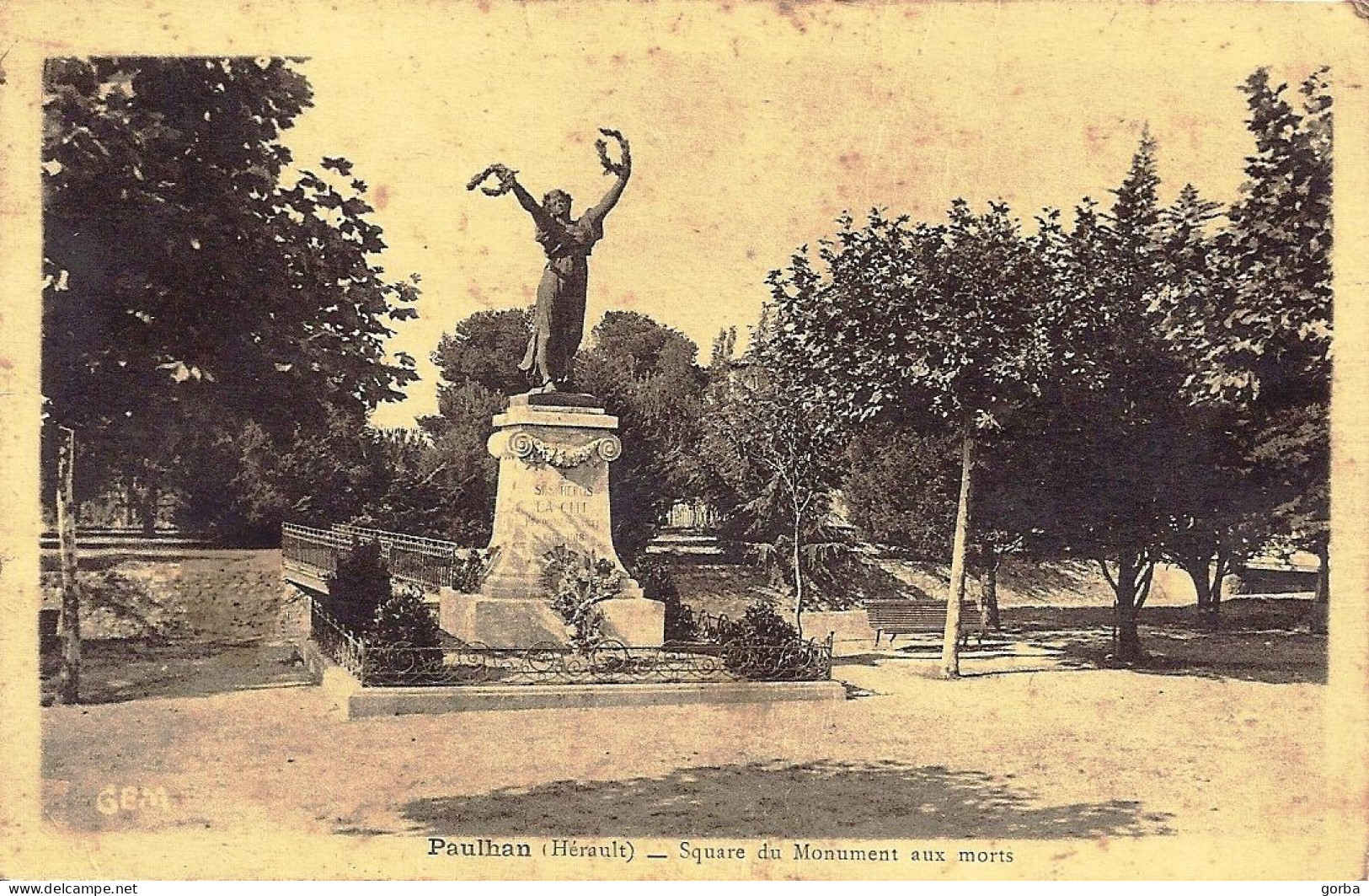 *CPA - 34 - PAULHAN - Square Du Monument Aux Morts - Paulhan