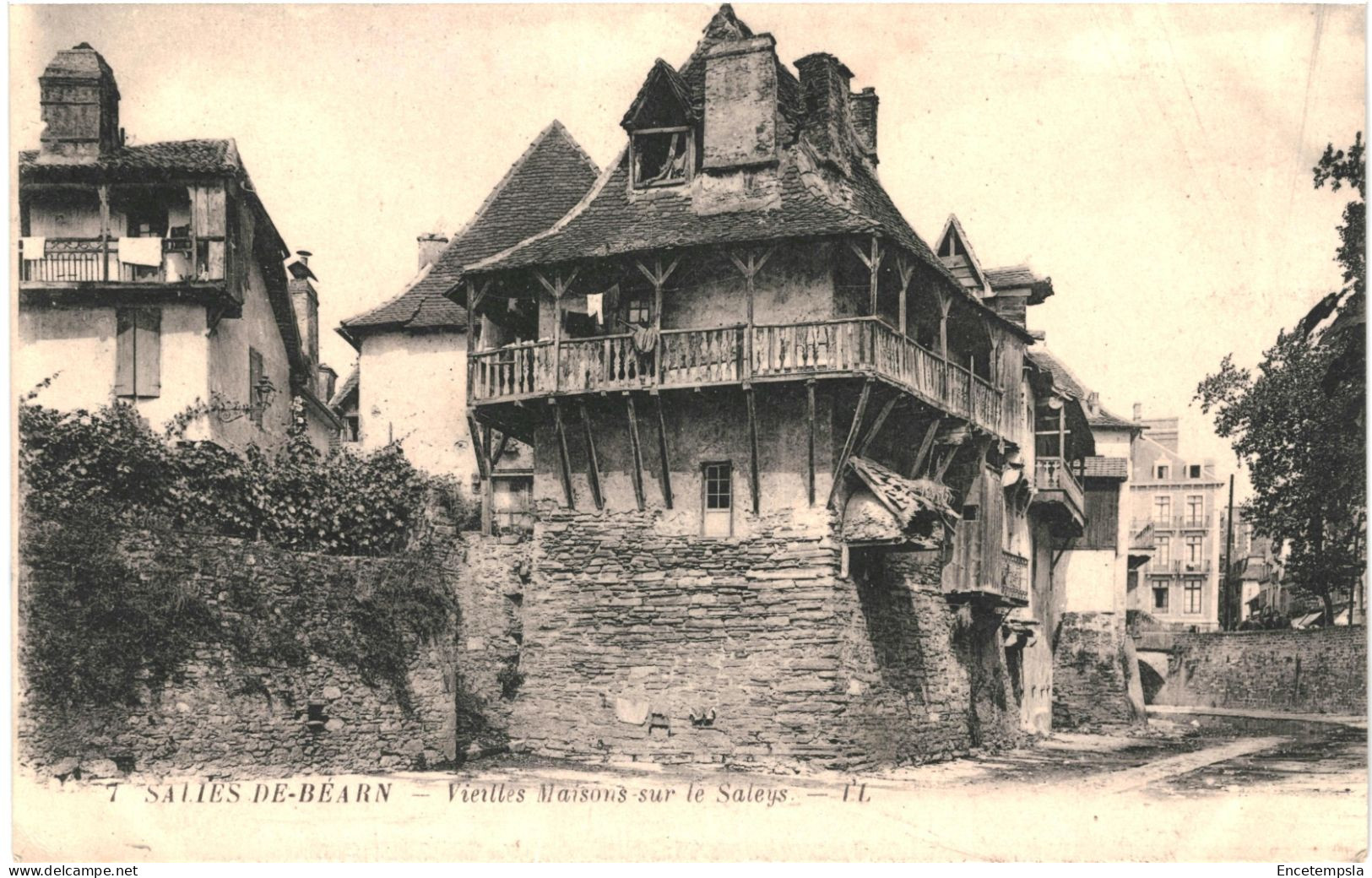 CPA Carte Postale France  Salies-de-Béarn Vieilles Maisons Sur La Saleys 1922 VM80392 - Salies De Bearn