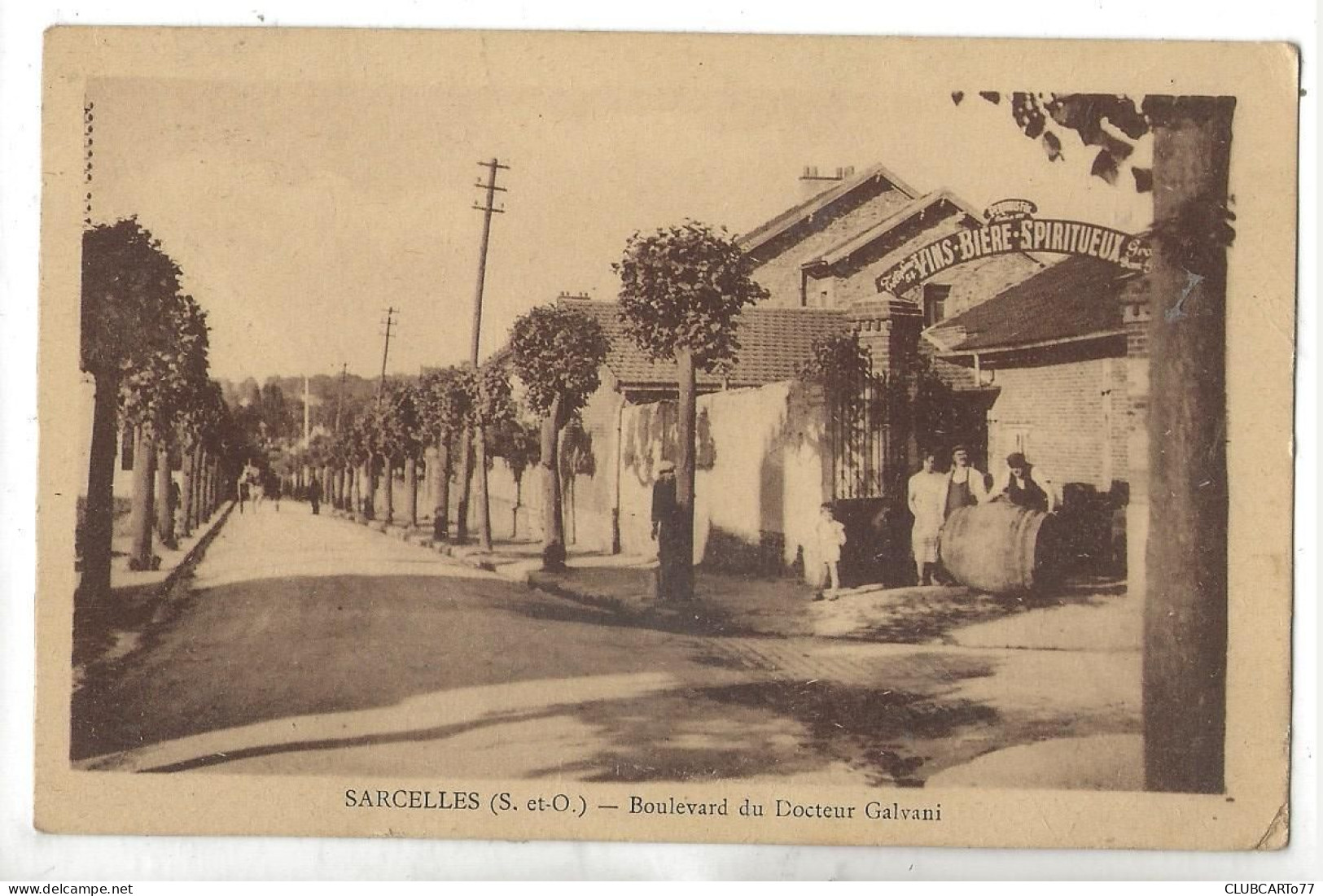 Sarcelles (95) : L'entrée De L'entreprise De Vins, Bières Et Spiritueux Bd Dt Galvani  En 1932 (animé) PF. - Sarcelles