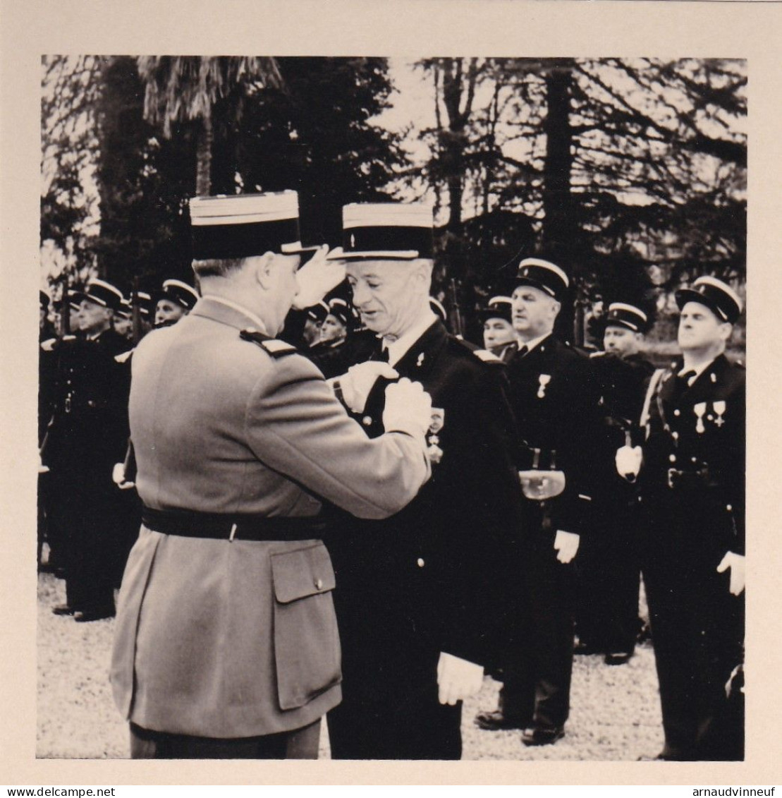 PAU 1957 DECORATION D UN OFFICIER - Europe