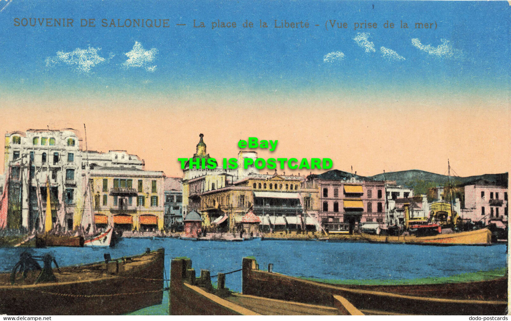 R617516 Souvenir De Salonique. La Place De La Liberte. Vue Prise De La Mer. Edit - Welt