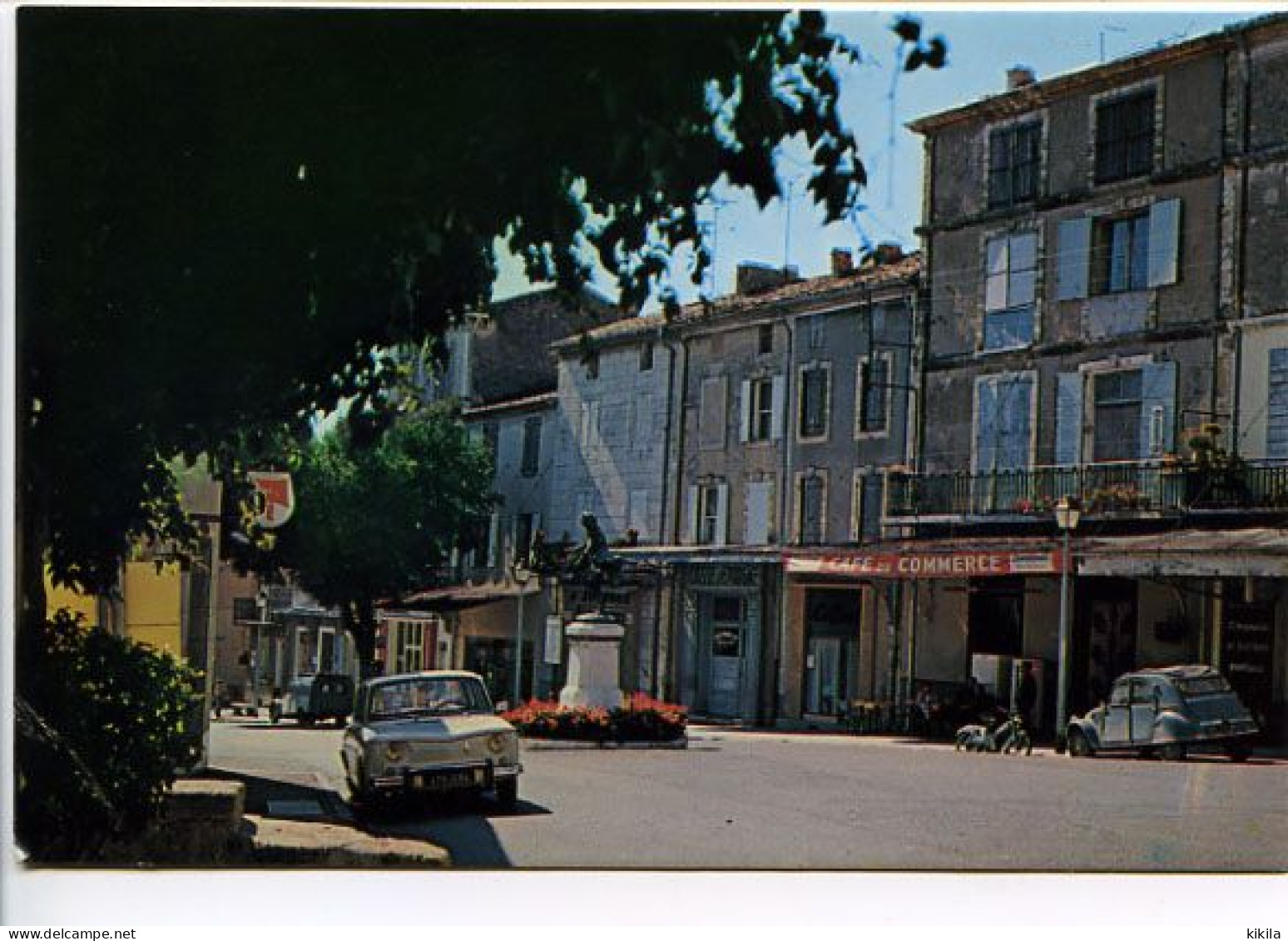 CPSM 10.5 X 15 Vaucluse CADENET La Place Du Tambour D'Arcole Et Les Commerces Du Pays Café Du Commerce Caisse D'Epargne - Cadenet