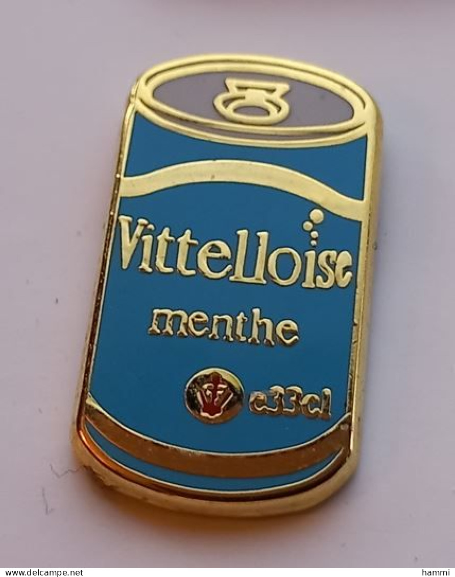 G491 Pin's VITTEL Vosges Groupe Nestlé Vittelloise Menthe Bleue Signé Arthus Bertrand Achat Immédiat - Arthus Bertrand