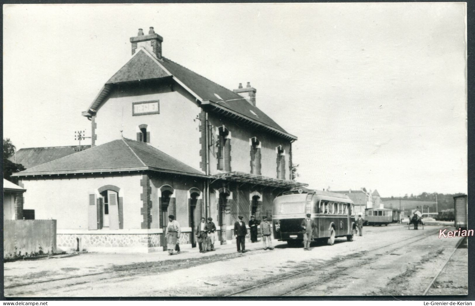 22) Coll. P-Y Bourneuf - Gare De Tréguier - Autobus - Format CPA Tirage Tardif - Voir 2 Scans & Descriptif - Trains