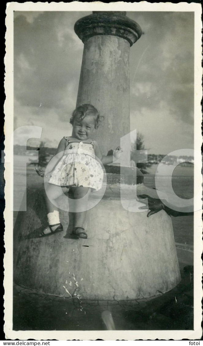 1933 AMATEUR PHOTO FOTO ENFANT CHILD GIRL CRIANÇA ANGOLA COLONIAL AFRICA AFRIQUE AT30 - Afrika