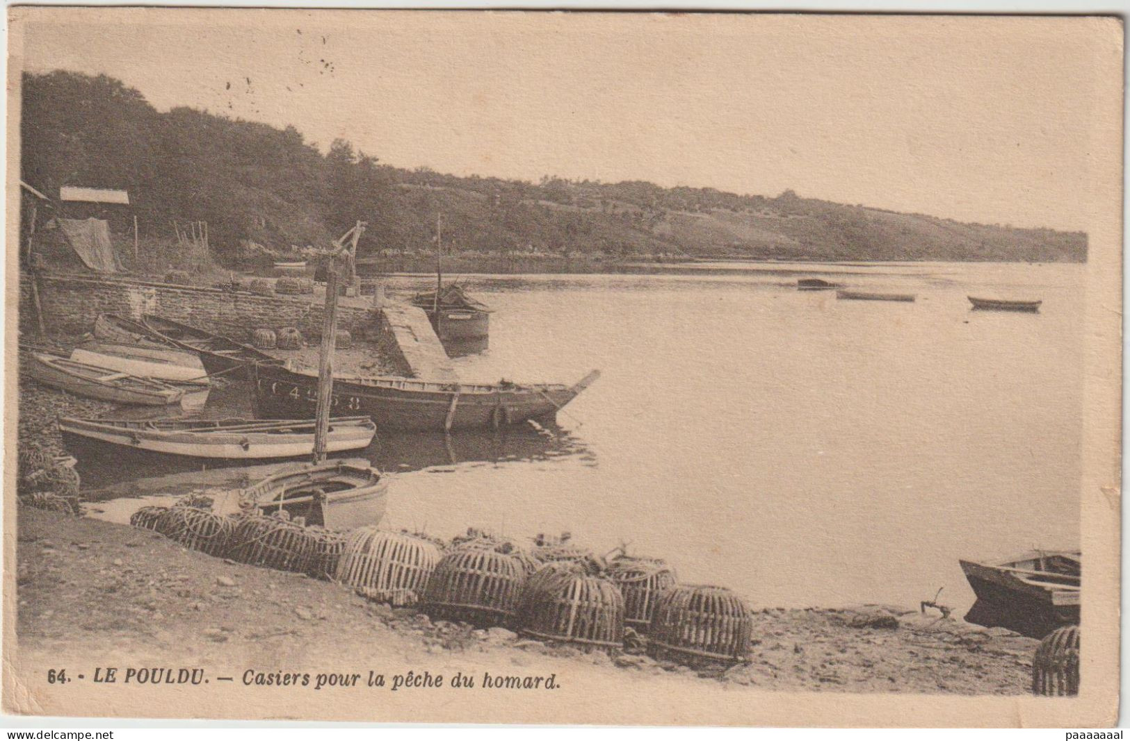 LE POULDU  CASIERS POUR LA PECHE DU HOMARD - Le Pouldu