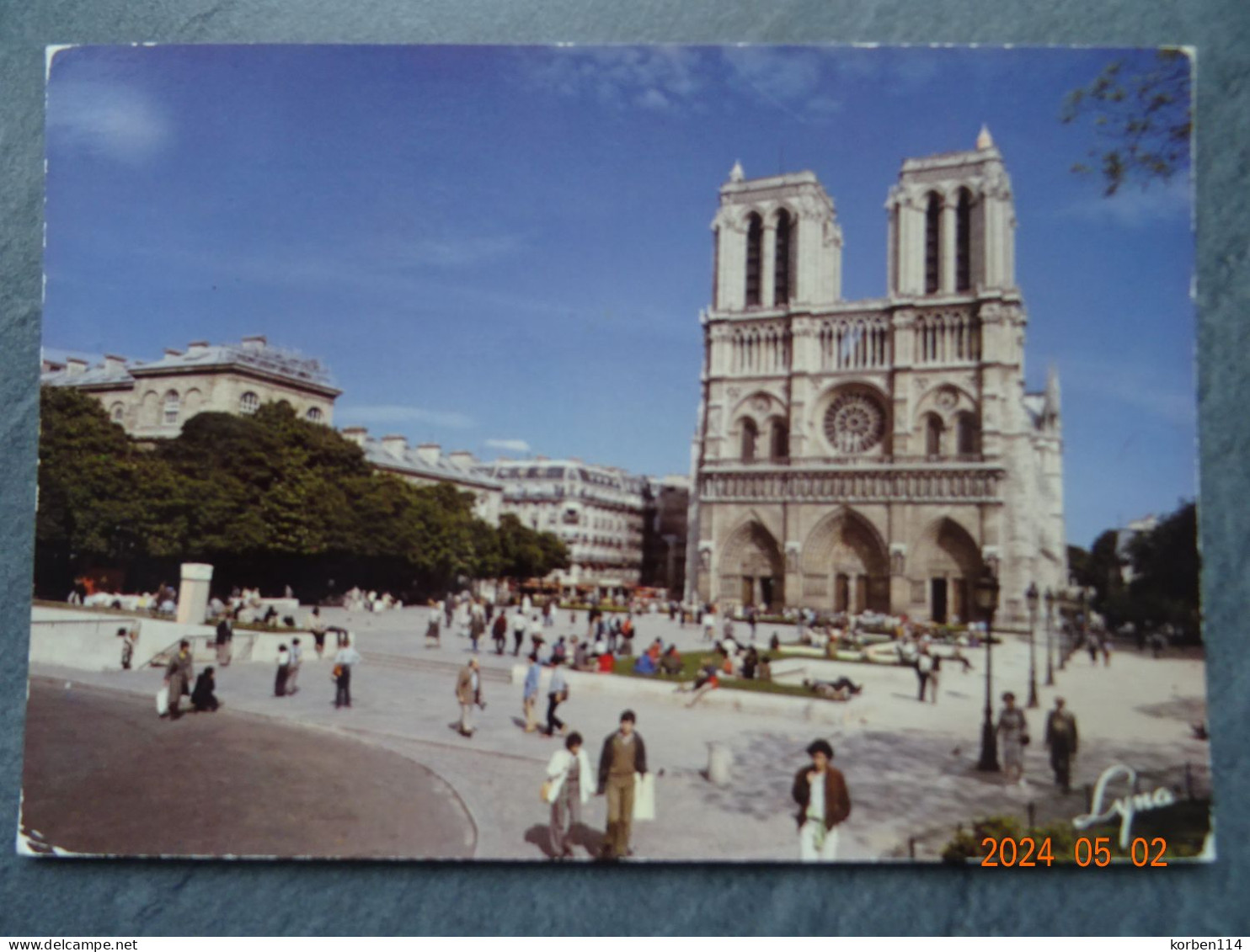 NOTRE DAME ET SON PARVIS - Notre Dame De Paris