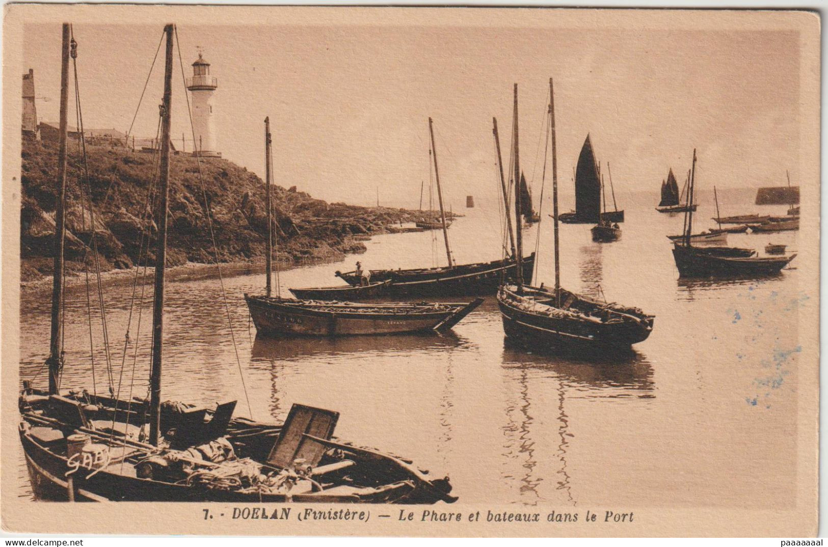 CLOHARS CARNOET DOELAN DOUELAN  LE PHARE ET BATEAUX DANS LE PORT - Clohars-Carnoët