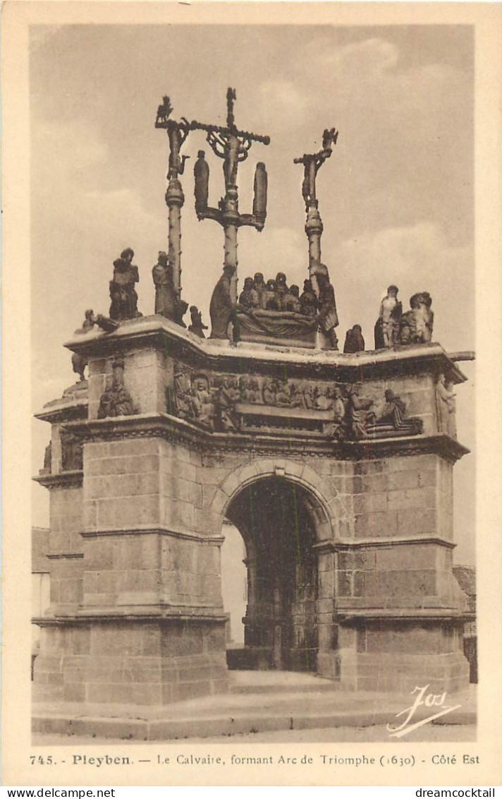 5 Cpa 29 PLEYBEN. Eglise Calvaire Ossuaire Grande Place Arc De Triomphe - Pleyben