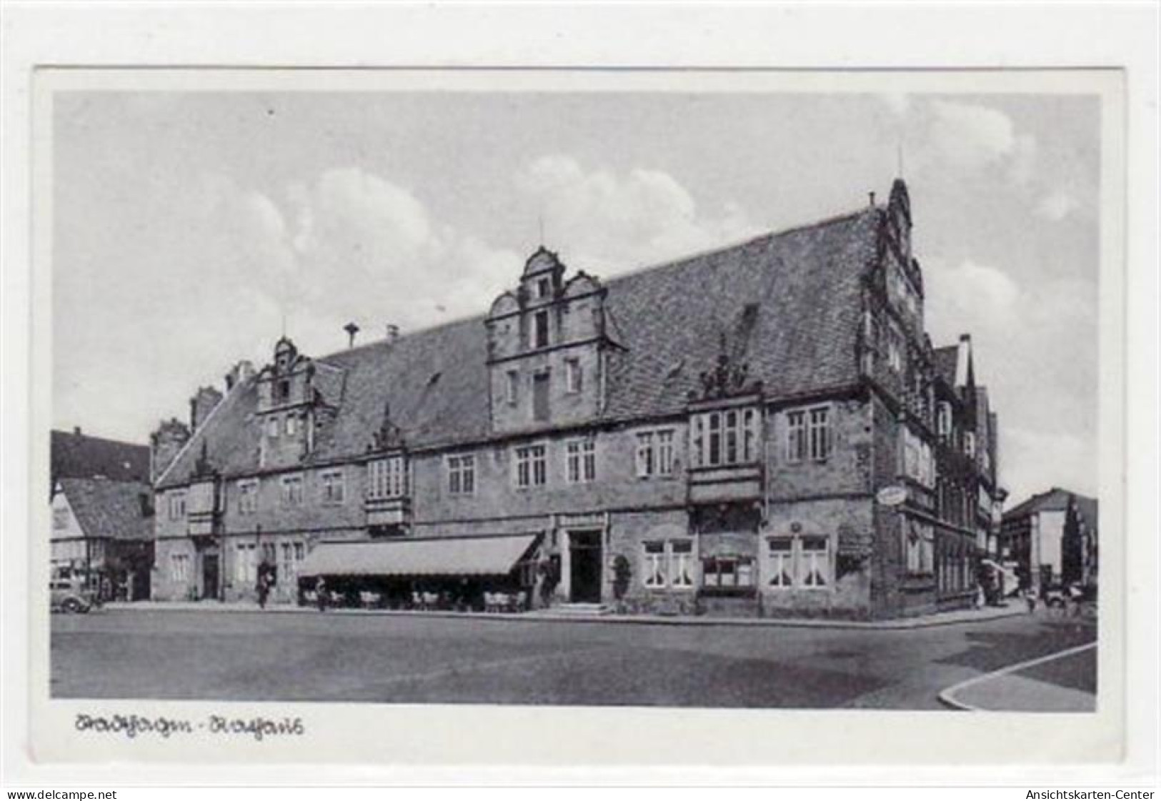 39078707 - Stadthagen Mit Blick Auf Das Rathaus Ungelaufen  Ecken Mit Albumabdruecken, Sonst Gut Erhalten - Stadthagen