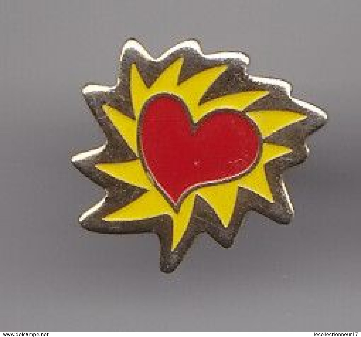 Pin's Petit Coeur Rouge Réf 2941 - Other & Unclassified