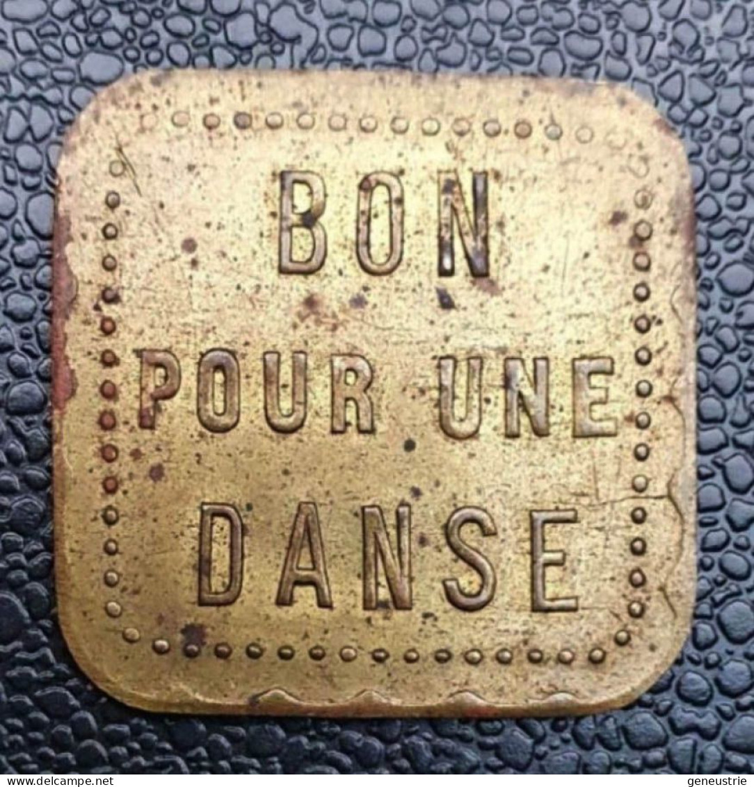 Jeton De Bal "Bon Pour Une Danse / Bal Musette Du Pont De Suresnes - Aux Sports" - Monétaires / De Nécessité