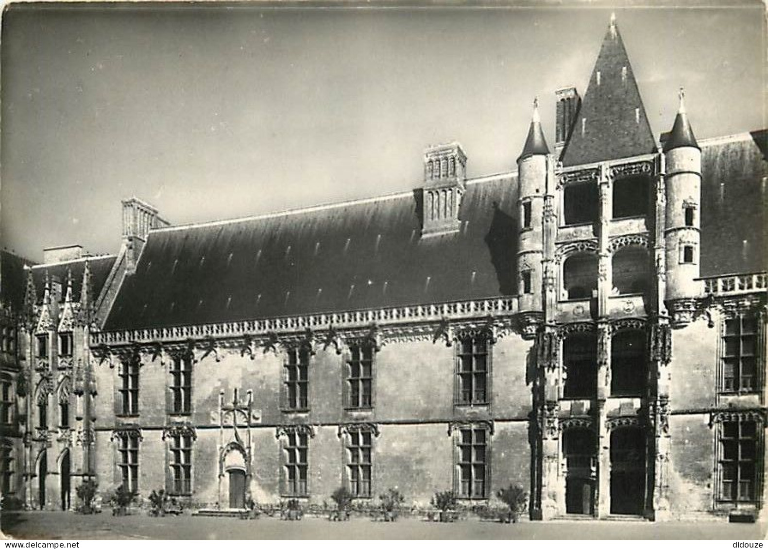 28 - Chateaudun - Le Château - Aile De Longueville - Mention Photographie Véritable - CPSM Grand Format - Voir Scans Rec - Chateaudun