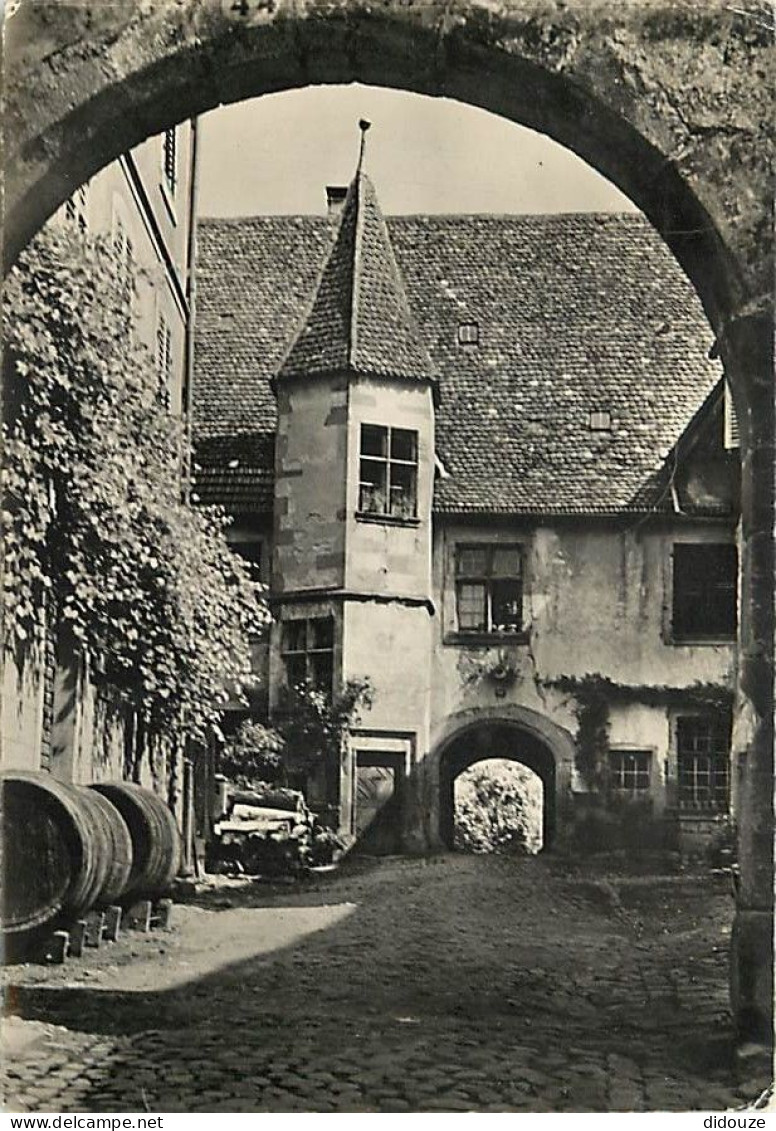 68 - Riquewihr - Cour De Berckheim - Mention Photographie Véritable - CPSM Grand Format - Voir Scans Recto-Verso - Riquewihr