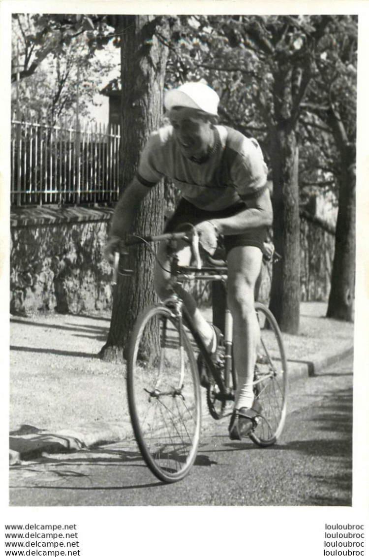 PHOTO ORIGINALE   EQUIPE CYCLISME LES AIGLONS GRAMMONT PARIS 1960 PRESIDENT ANDRE BARBAL C9 - Radsport