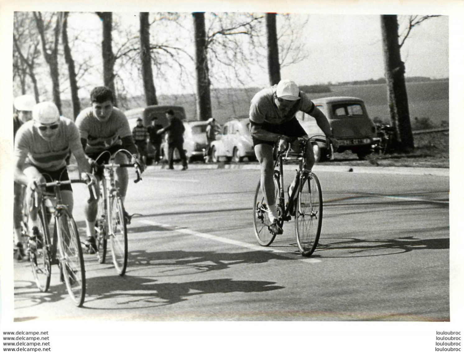 PHOTO ORIGINALE   EQUIPE CYCLISME LES AIGLONS GRAMMONT PARIS 1960 PRESIDENT ANDRE BARBAL C19 - Wielrennen