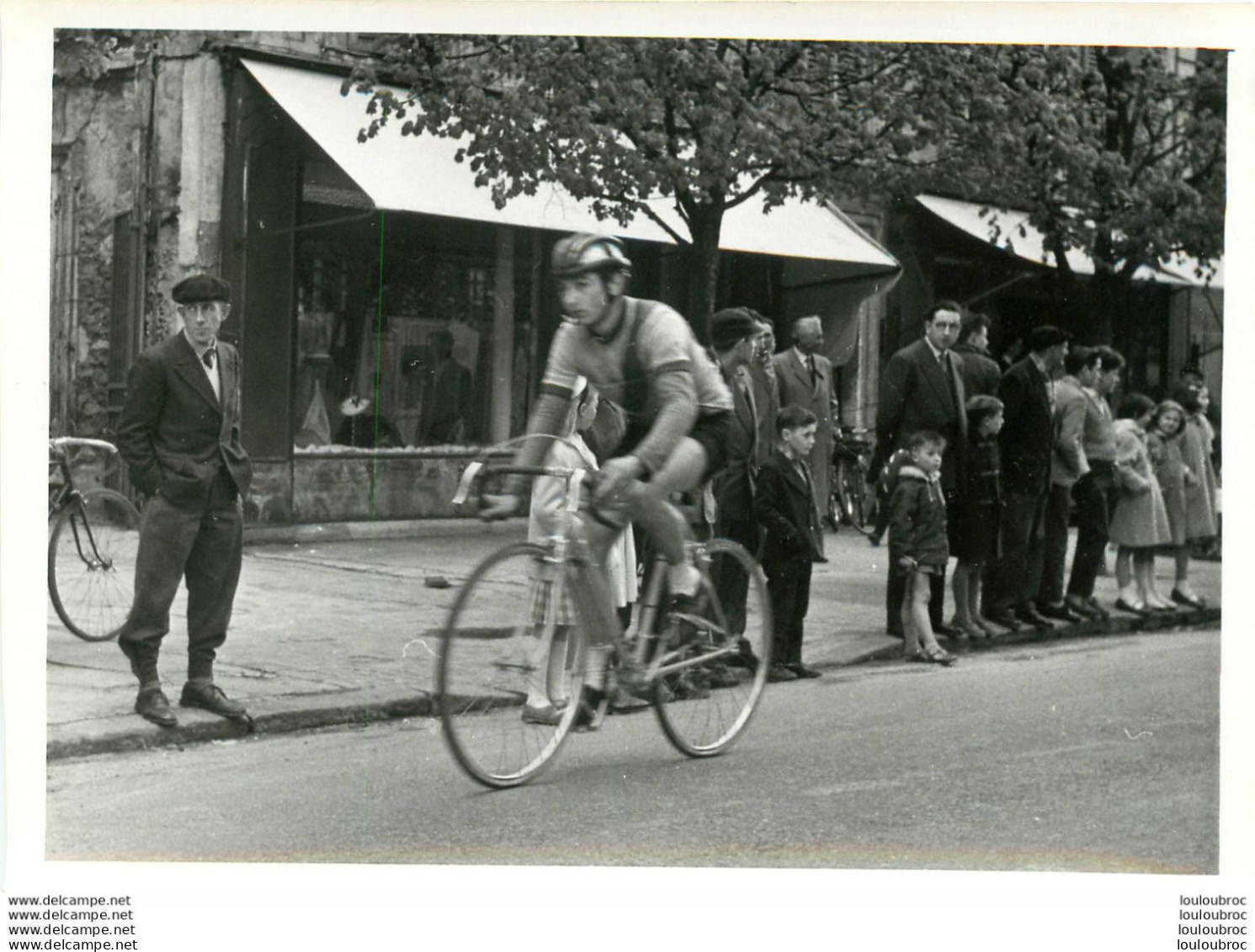 PHOTO ORIGINALE   EQUIPE CYCLISME LES AIGLONS GRAMMONT PARIS 1960 PRESIDENT ANDRE BARBAL C20 - Cycling