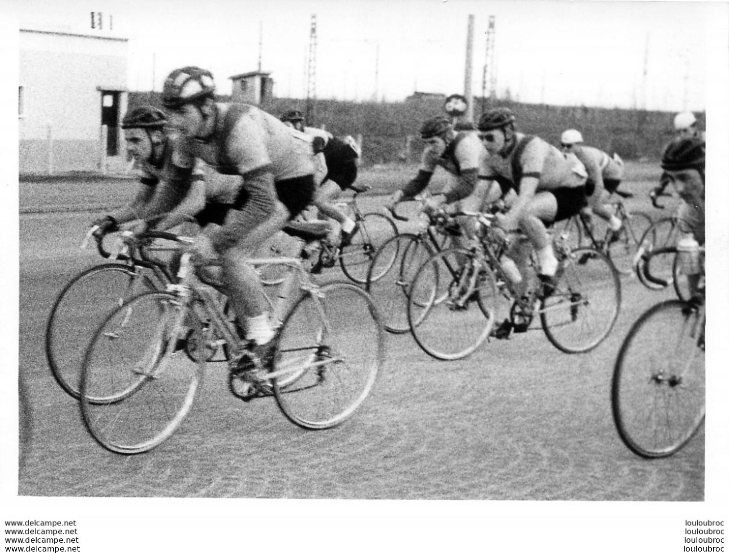 PHOTO ORIGINALE   EQUIPE CYCLISME LES AIGLONS GRAMMONT PARIS 1960 PRESIDENT ANDRE BARBAL C14 - Wielrennen