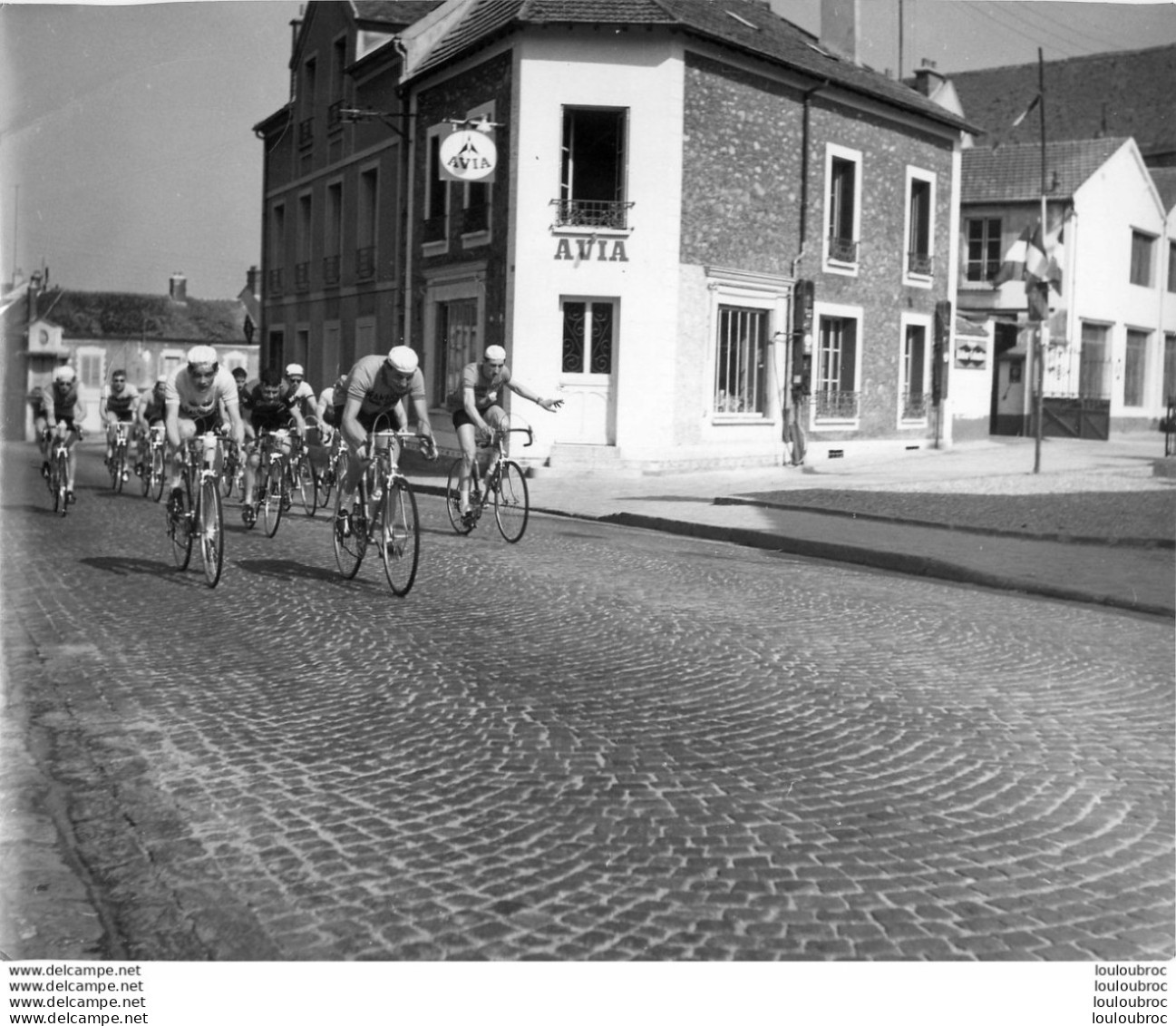 PHOTO ORIGINALE   EQUIPE CYCLISME LES AIGLONS GRAMMONT PARIS 1960 PRESIDENT ANDRE BARBAL C5 - Wielrennen