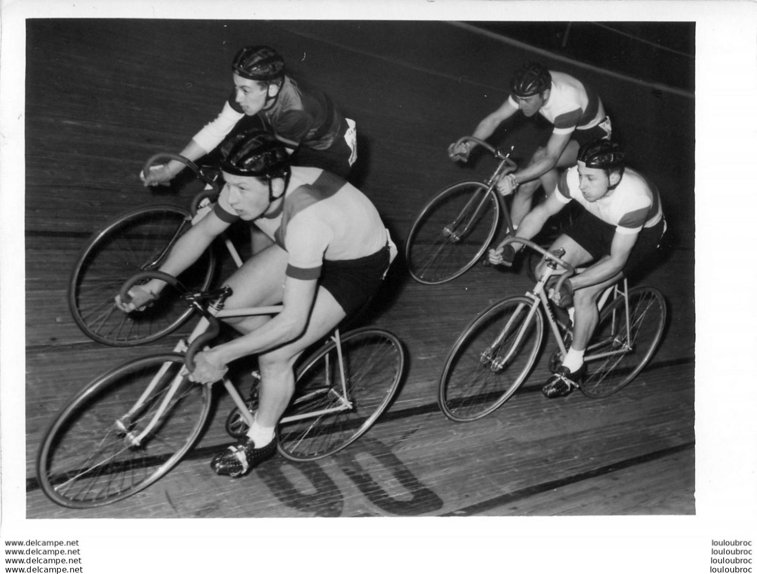PHOTO ORIGINALE   EQUIPE CYCLISME LES AIGLONS GRAMMONT PARIS 1960 PRESIDENT ANDRE BARBAL C16 - Radsport