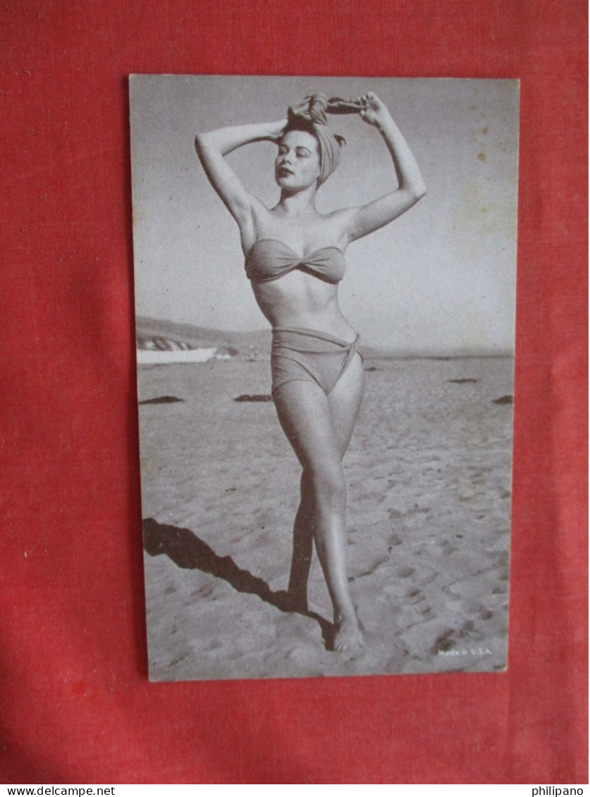 Blank Back.  Female Bathing Suit      Ref 6402 - Pin-Ups