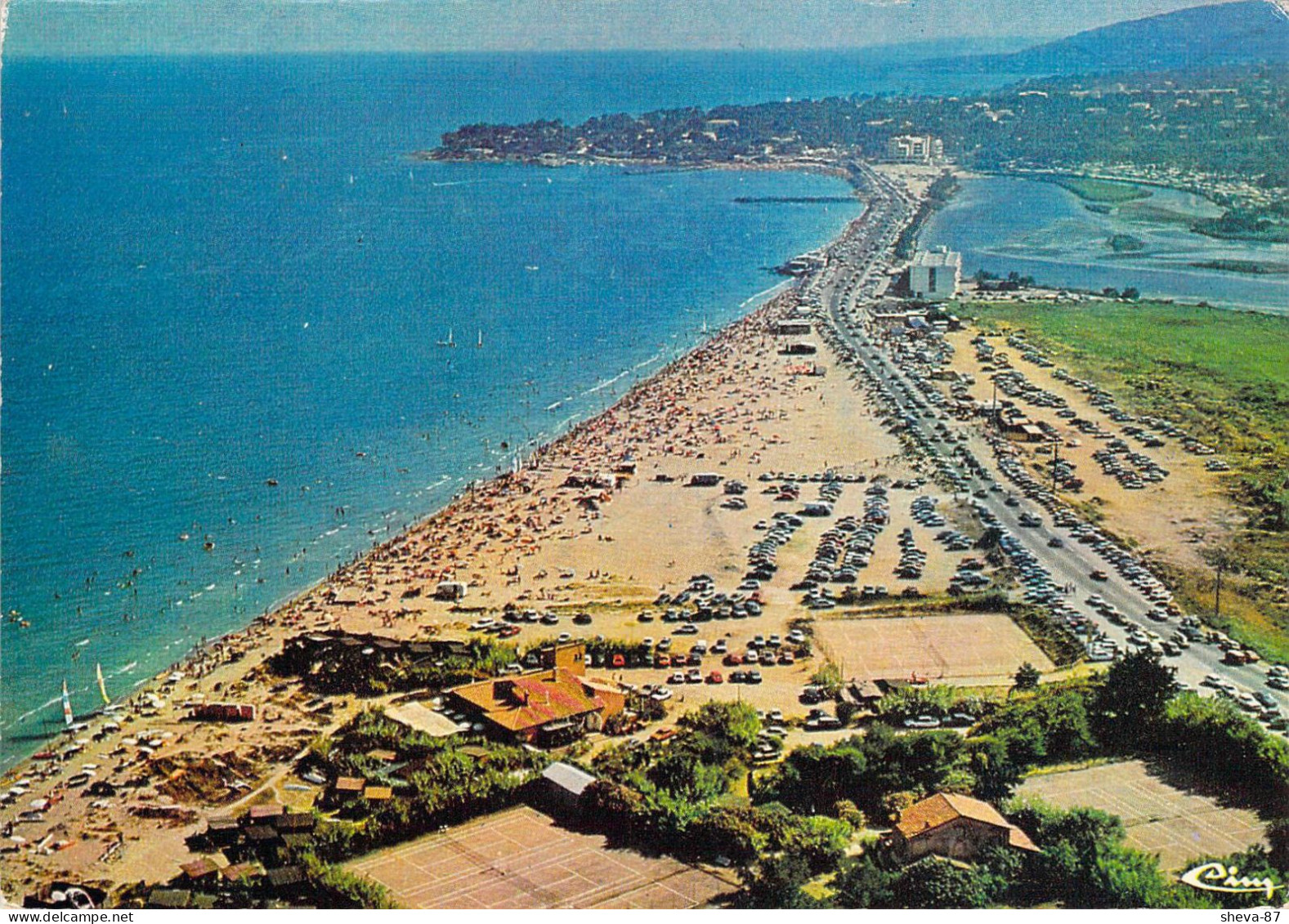 83 - Fréjus - Saint Aygulf - Le Bord De Mer - Vue Aérienne - Frejus