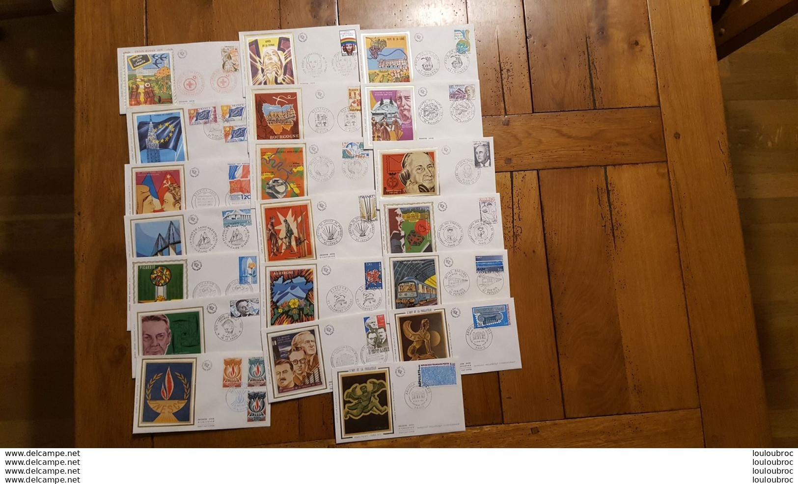 JOLI LOT DE 40 ENVELOPPES PREMIER JOUR D'EMISSION FDC VOIR LES 2 SCANS AUCUN DOUBLE REF A - 1970-1979