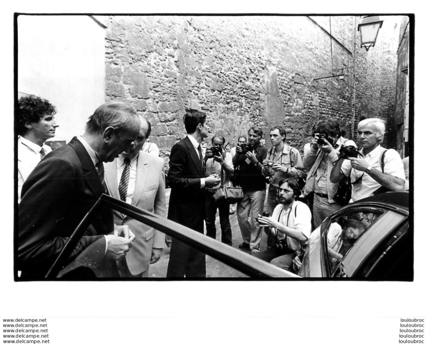 FRANCOIS MITTERAND ET JACK LANG PHOTO DE PRESSE JOURNAL LE PROGRES FORMAT 24 X 18 CM - Personas Identificadas